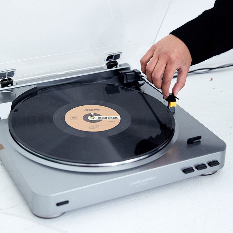 Album: Jessica Pratt’s Quiet Signs