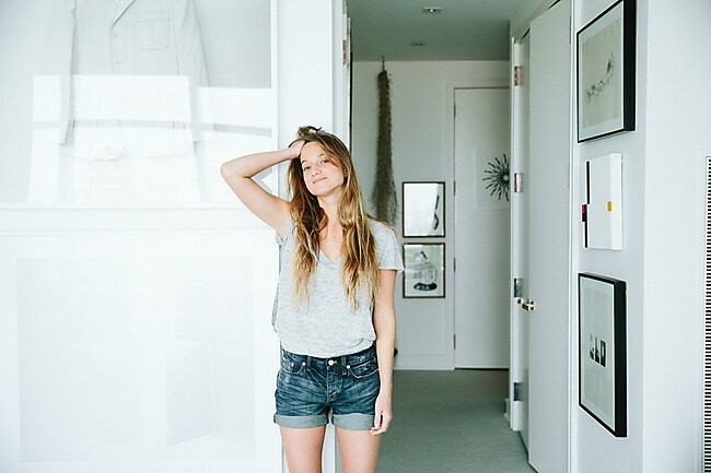 Fernanda wears a Madewell Linen Timeoff Tee and Campground Shorts.