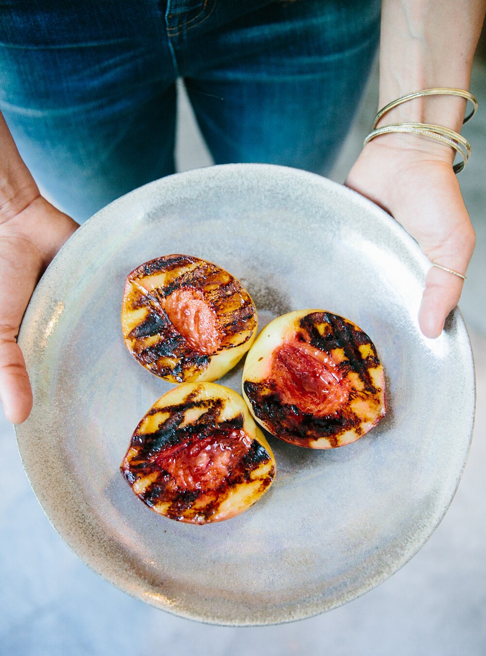 EDEN’S 5-INGREDIENT GRILLED PEACH AND BURRATA SALAD