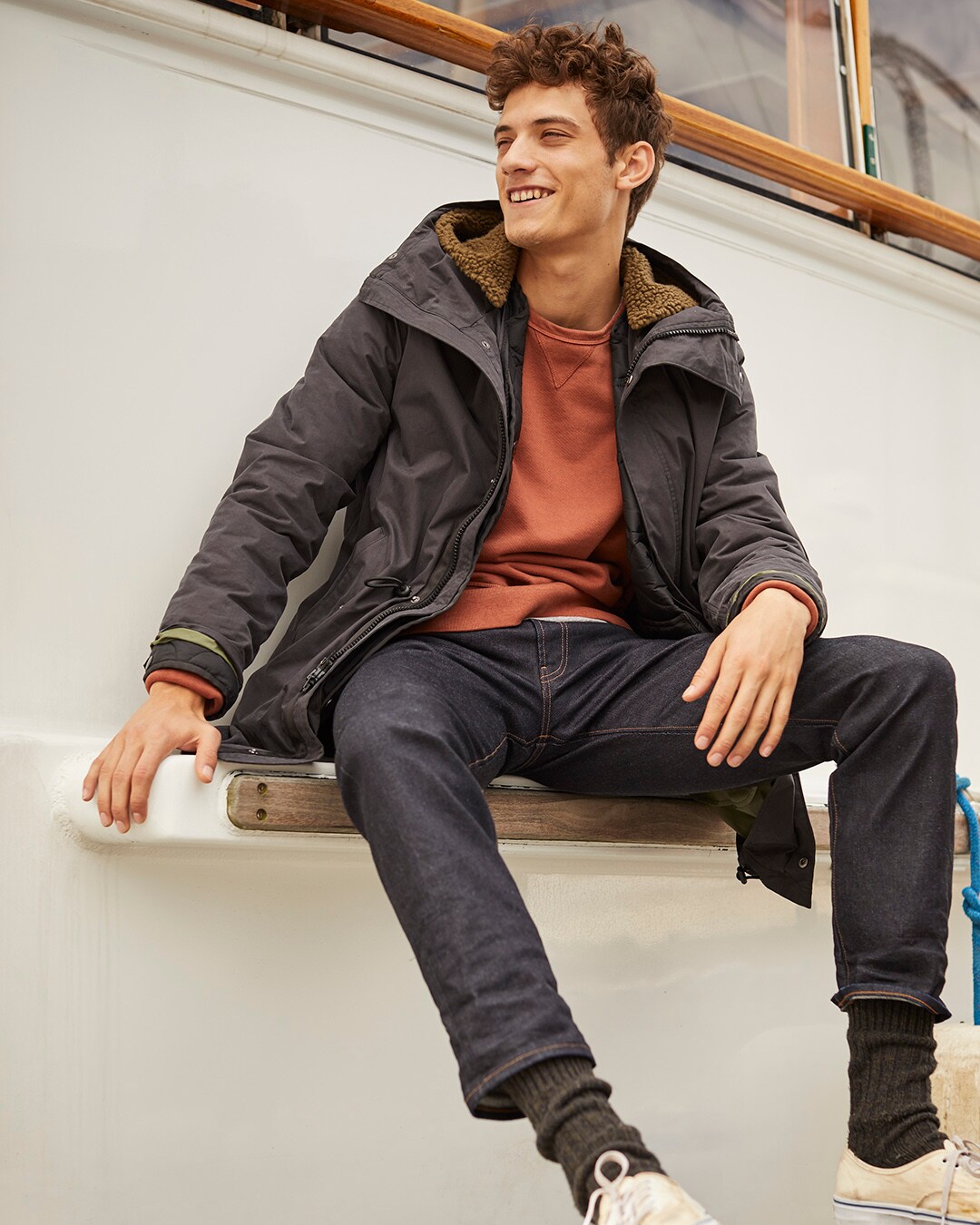 HOL19M_71_D_social_insta