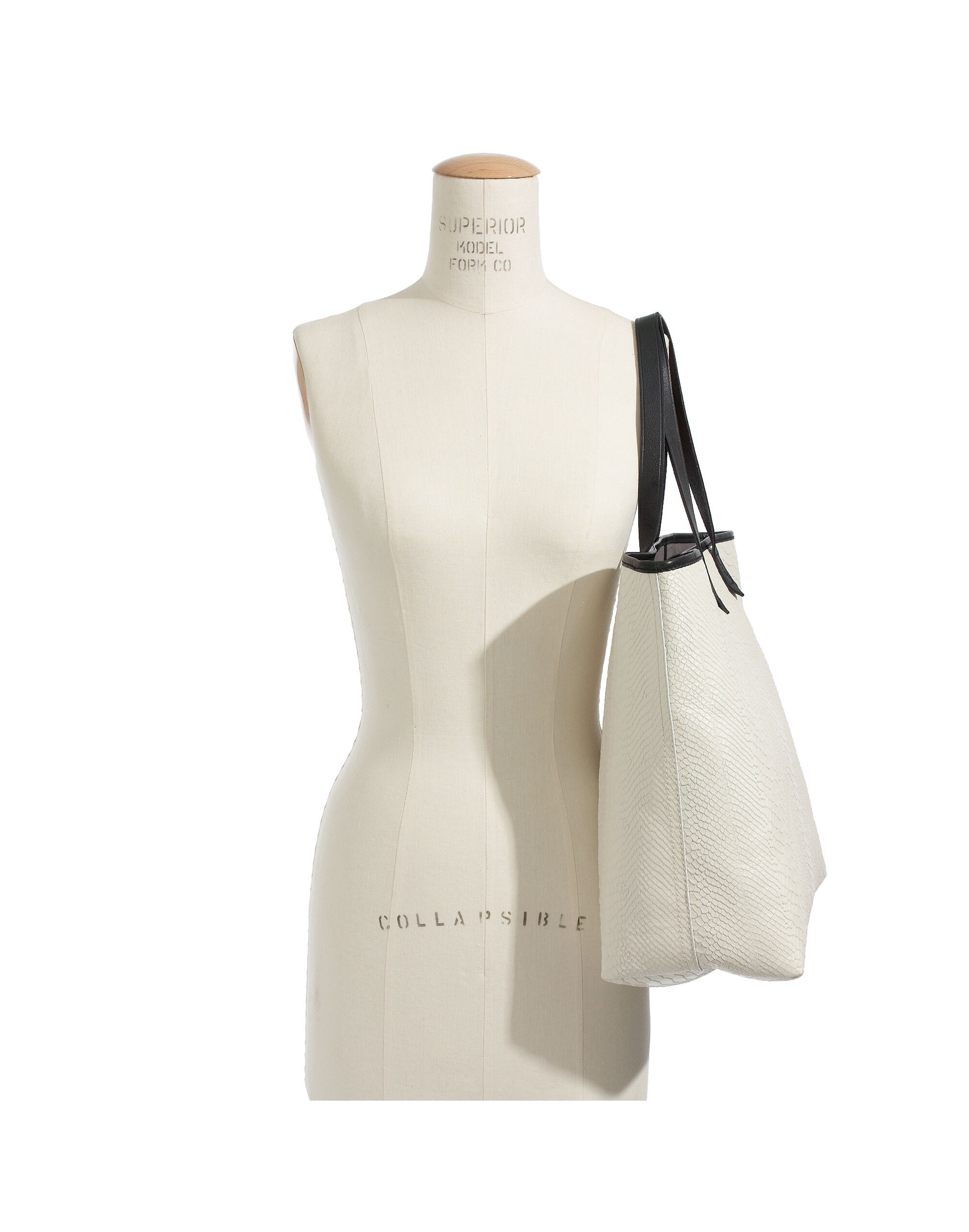 The Transport Tote in Snakeprint