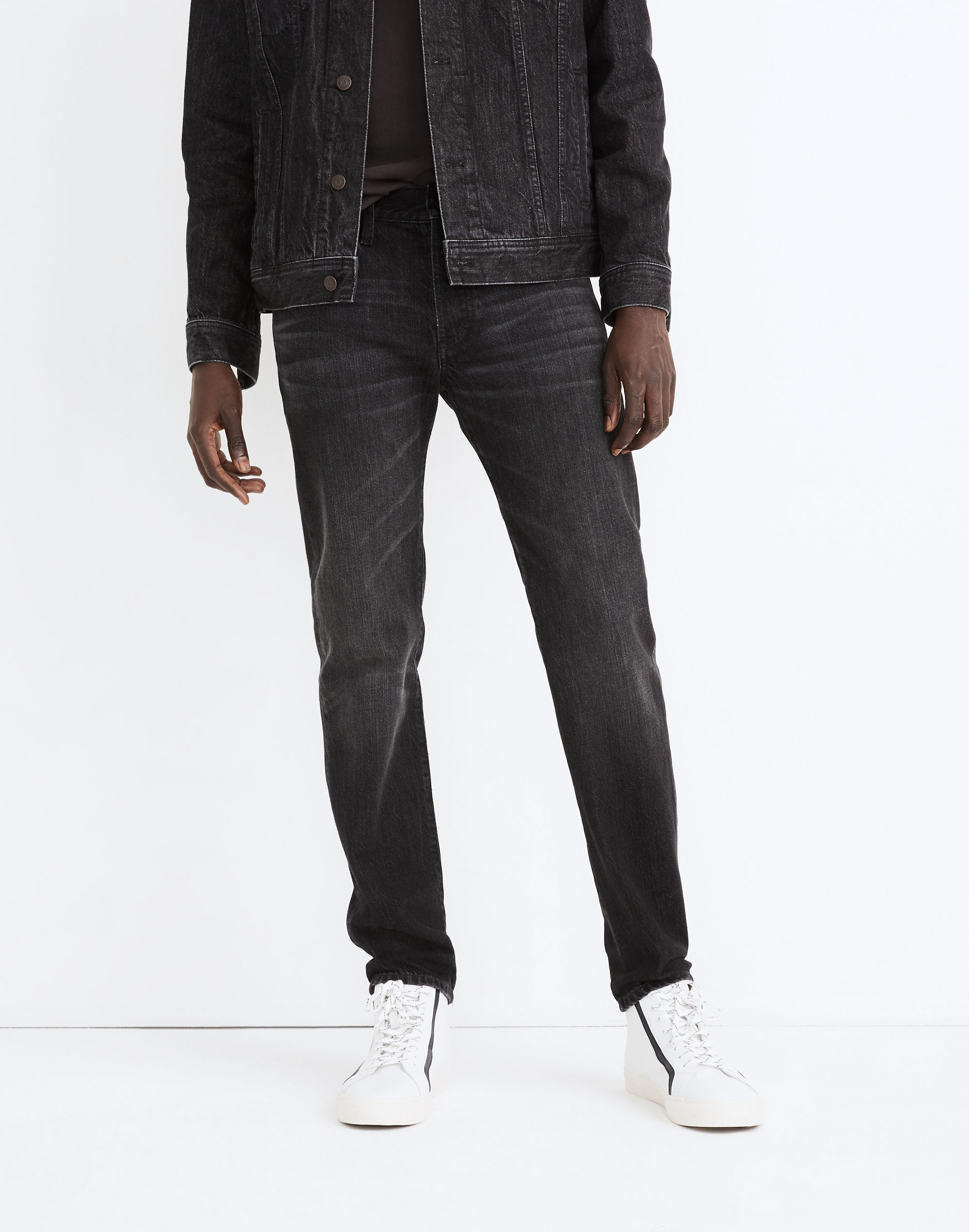 Slim Jeans in Washed Black