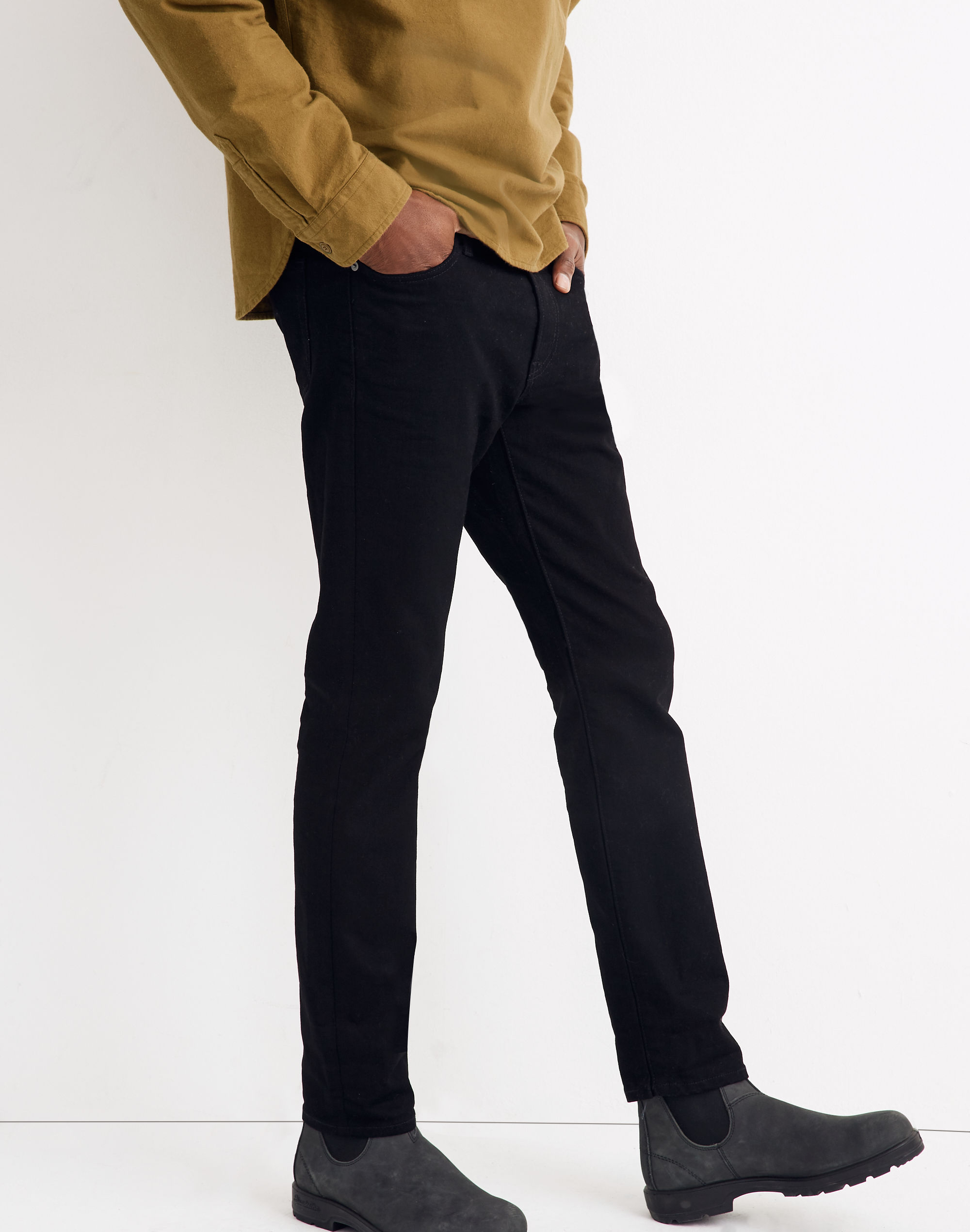 Straight Authentic Flex Jeans in Black Wash