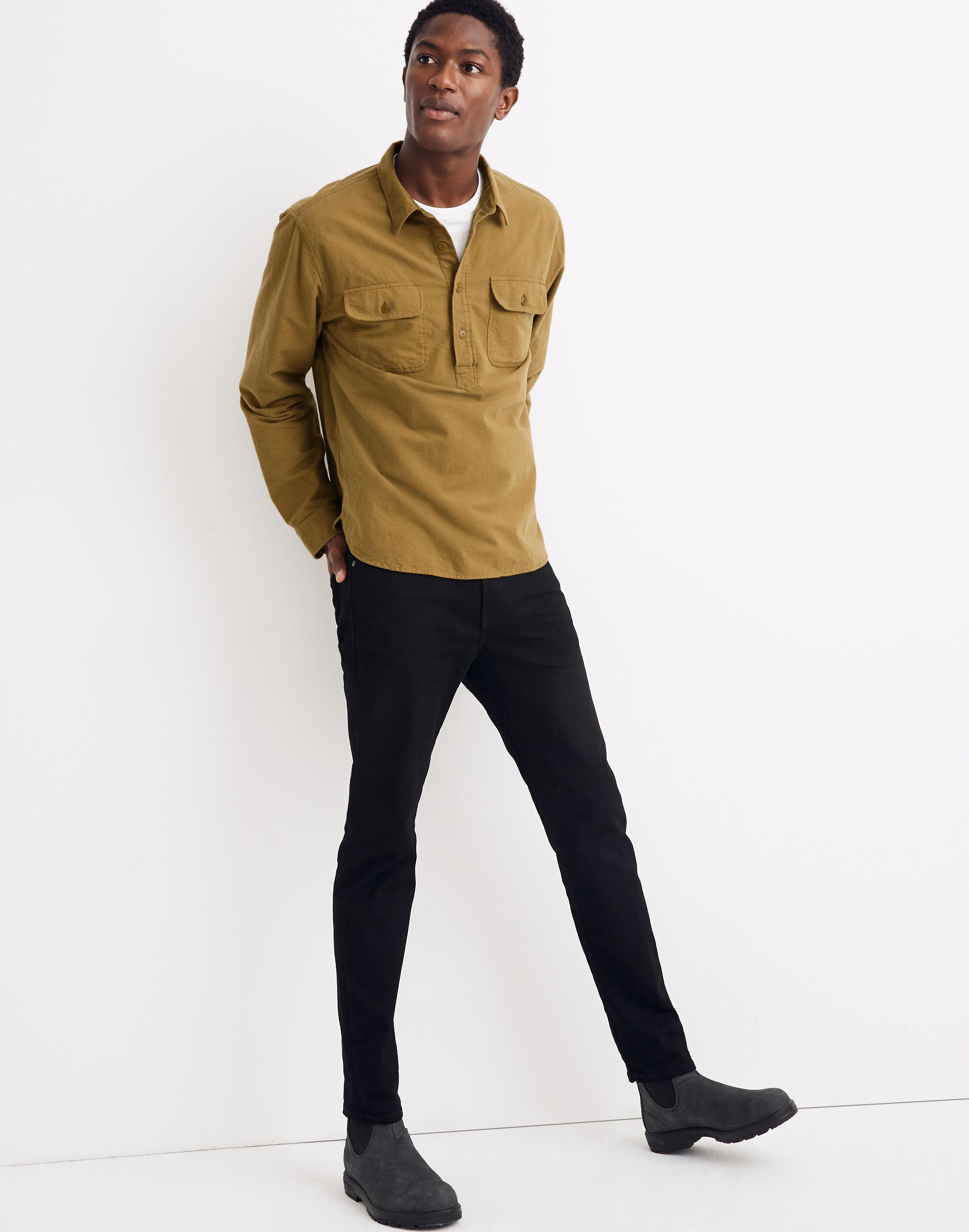 Straight Authentic Flex Jeans in Black Wash