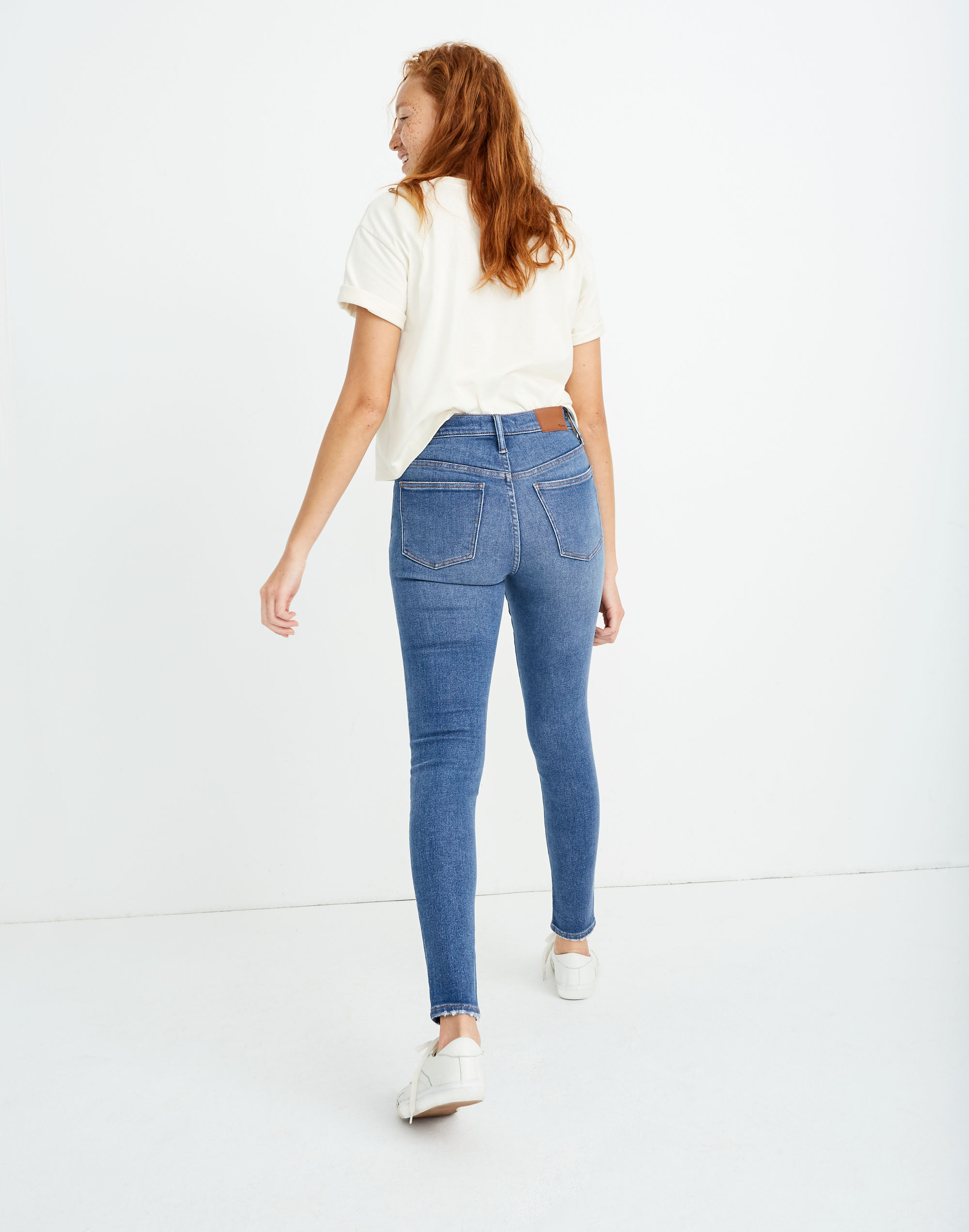 9" Mid-Rise Skinny Jeans in Pearson Wash