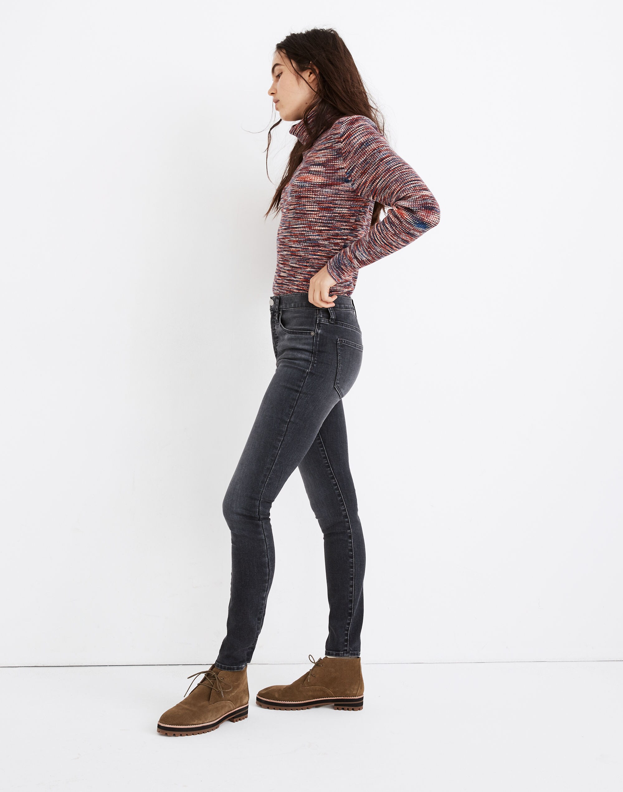 9" Mid-Rise Skinny Jeans in Clarksville Wash