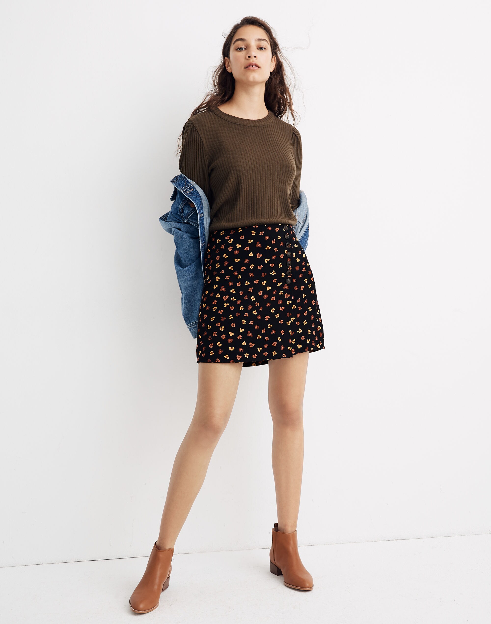 Side-Button A-Line Mini Skirt in Feline Floral