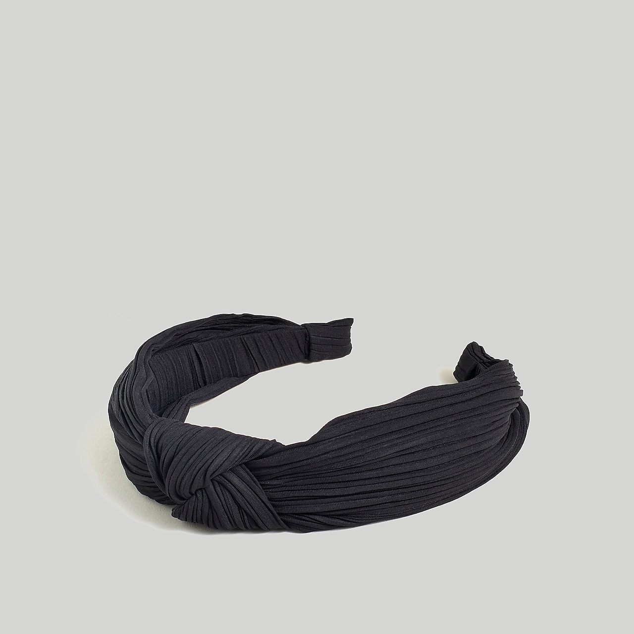 Mw Knotted Covered Headband In True Black
