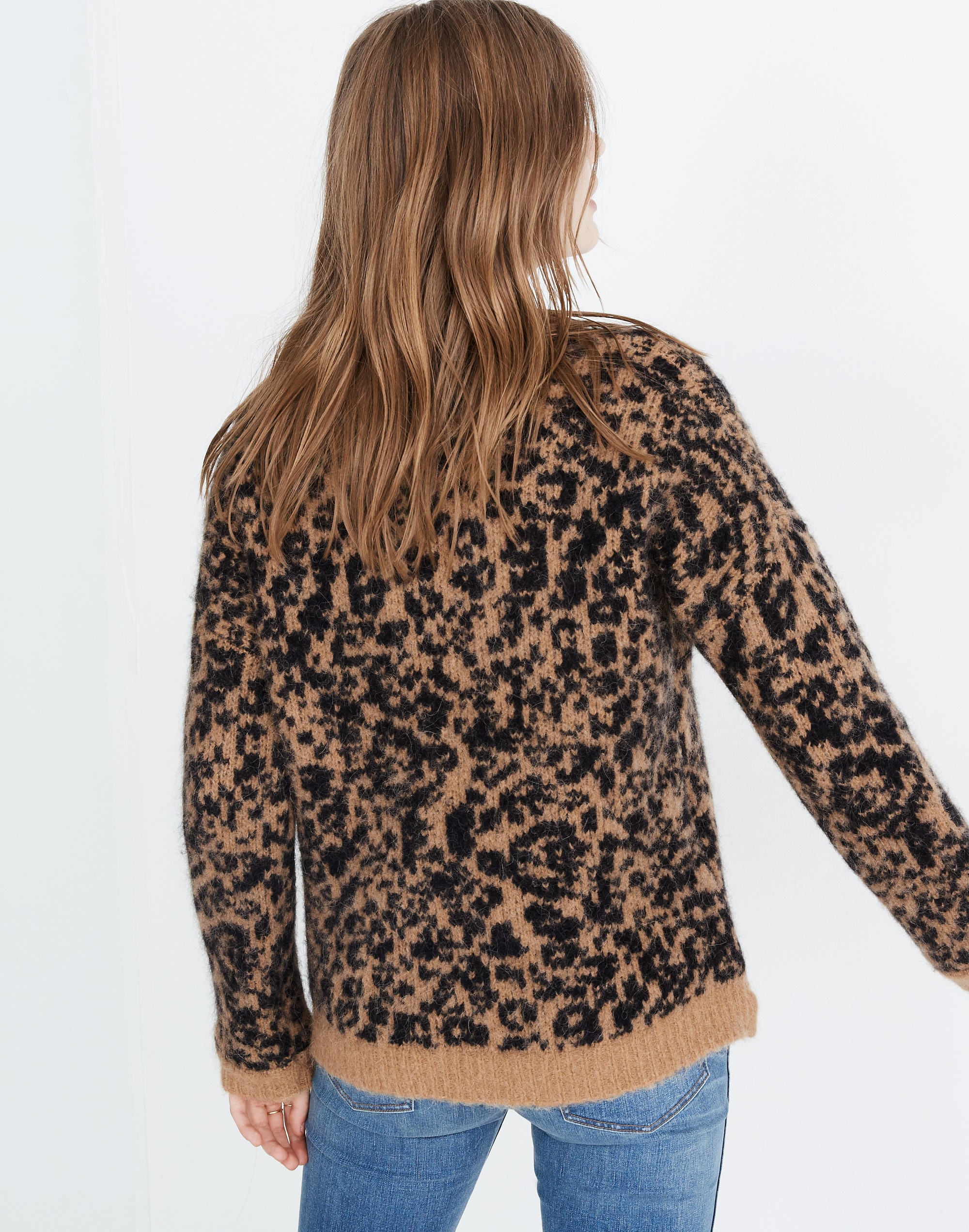 Crewneck Pullover Sweater in Leopard