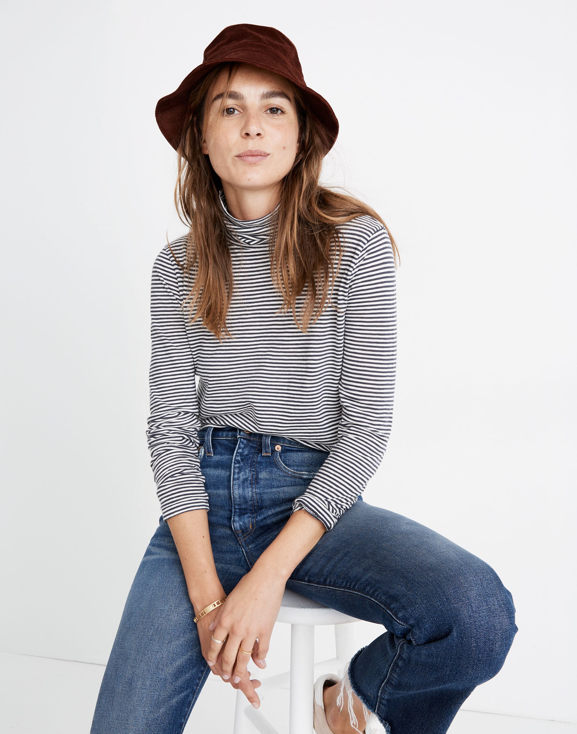 Short-Brimmed Corduroy Bucket Hat