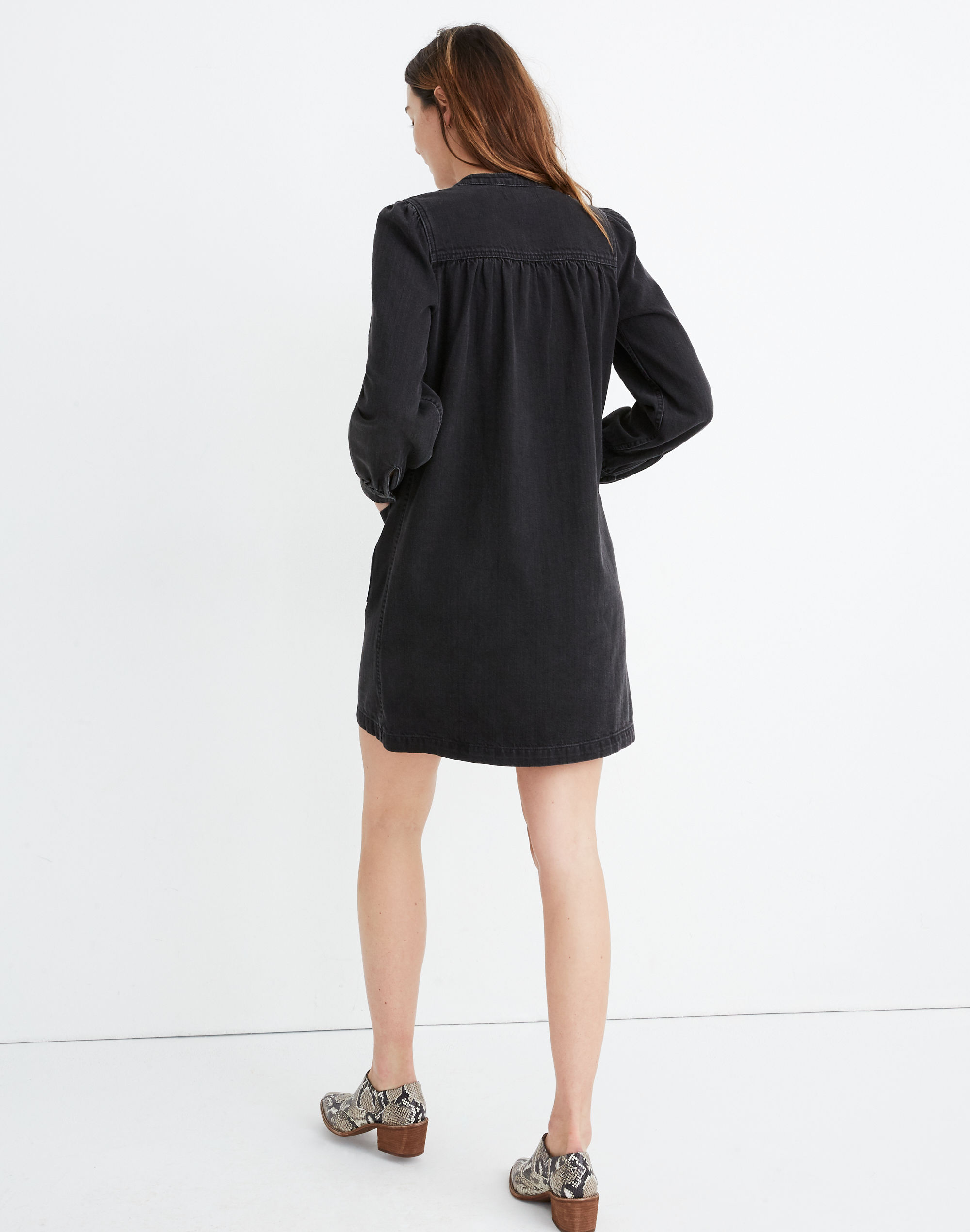 Denim Patch-Pocket Popover Shirtdress in Shrader Wash