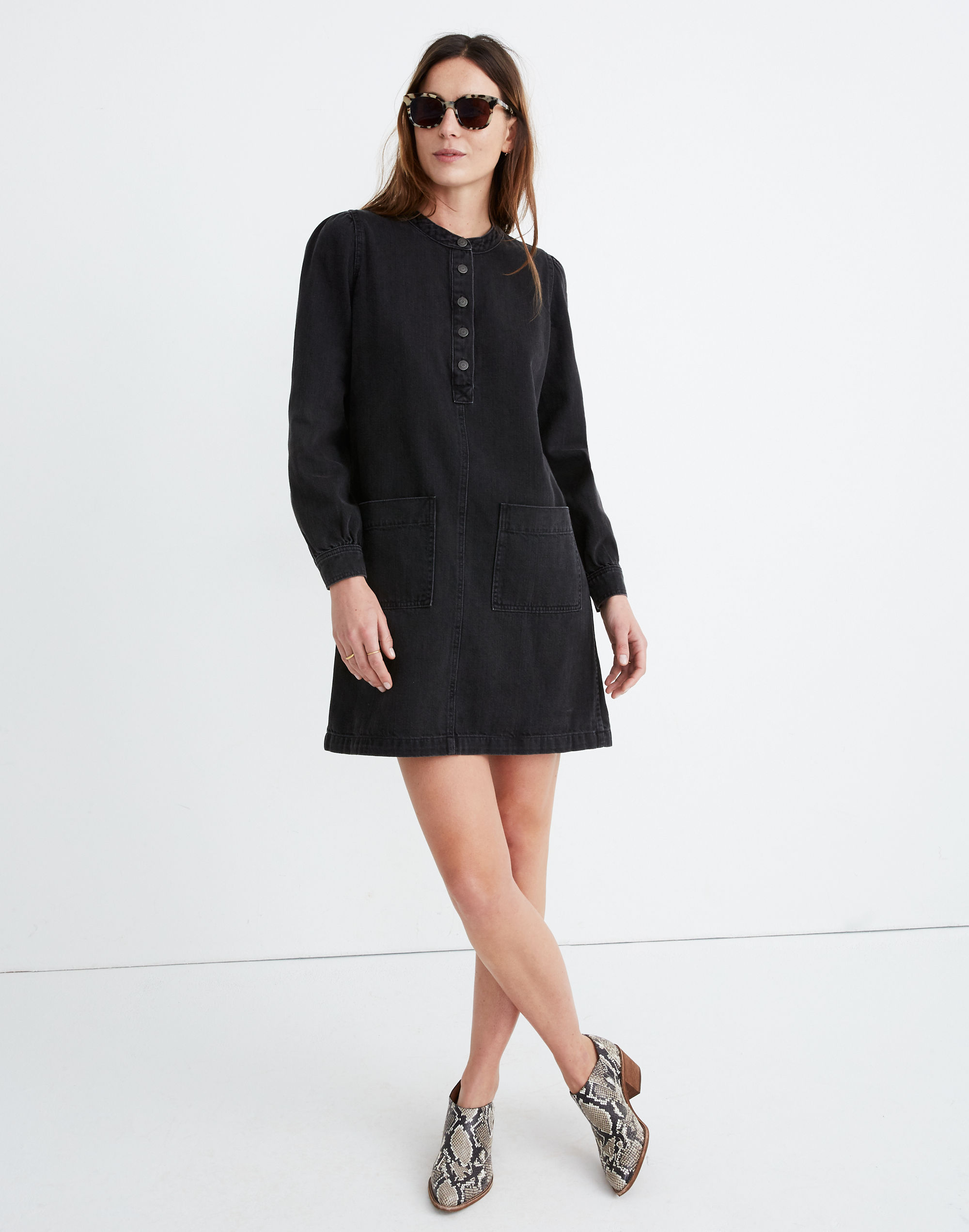Denim Patch-Pocket Popover Shirtdress in Shrader Wash