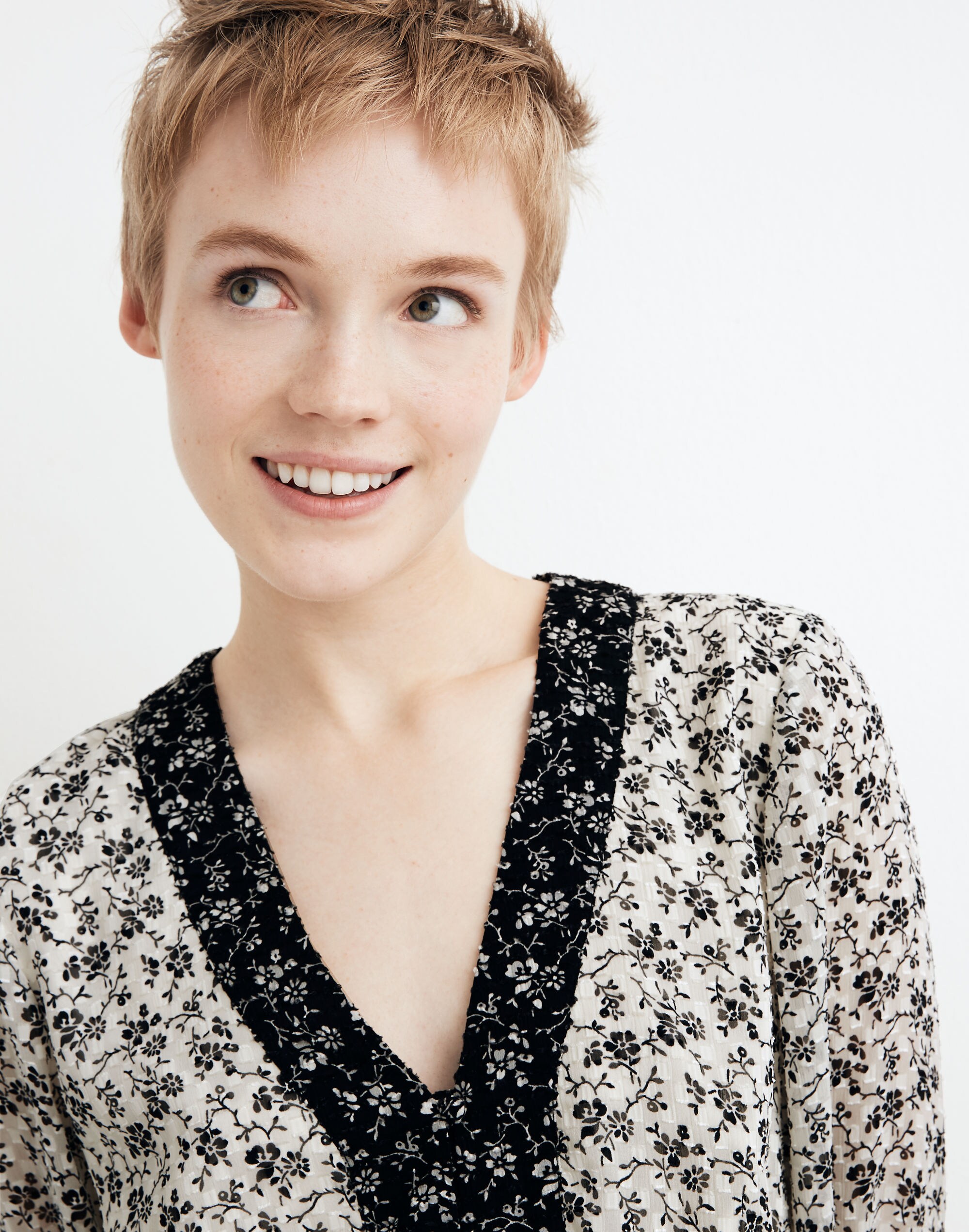 V-Neck Peplum Top in Clipdot Branch Floral