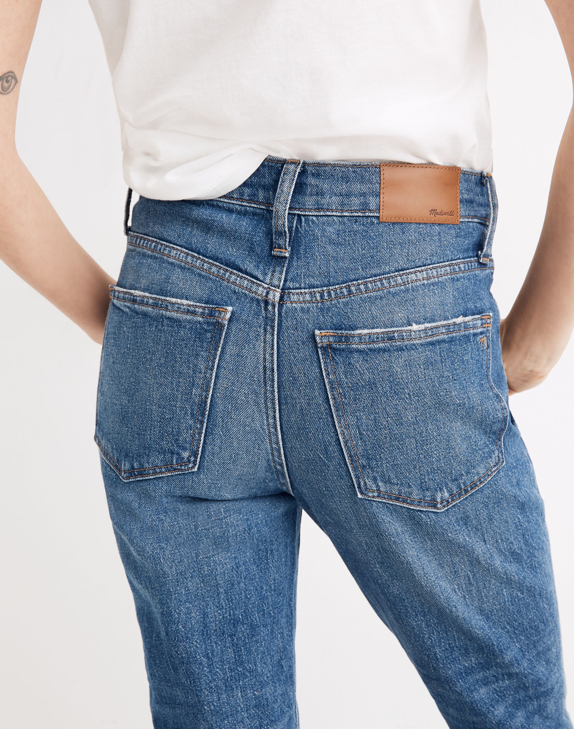 The High-Rise Slim Boyjean in Lavern Wash