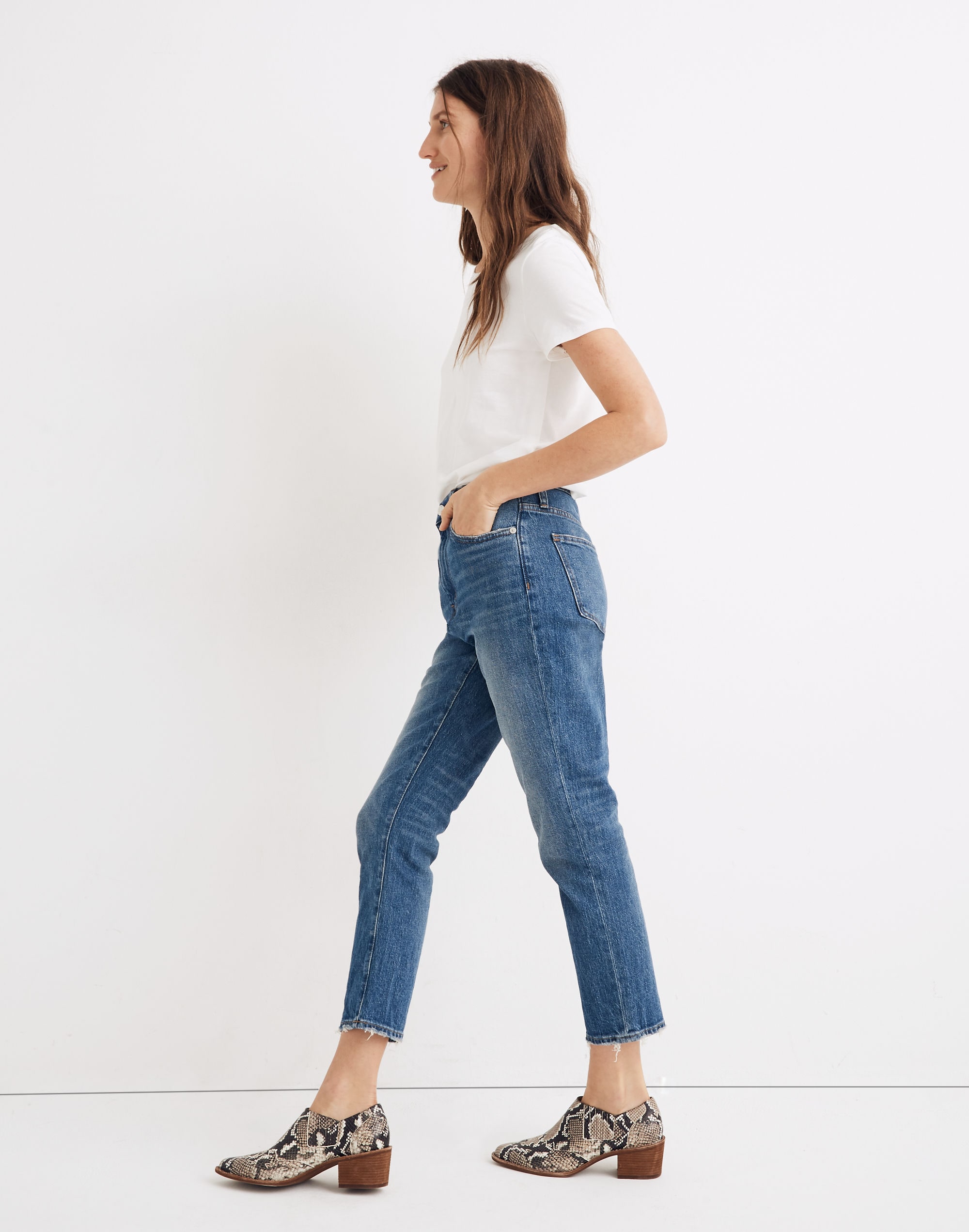 The High-Rise Slim Boyjean in Lavern Wash
