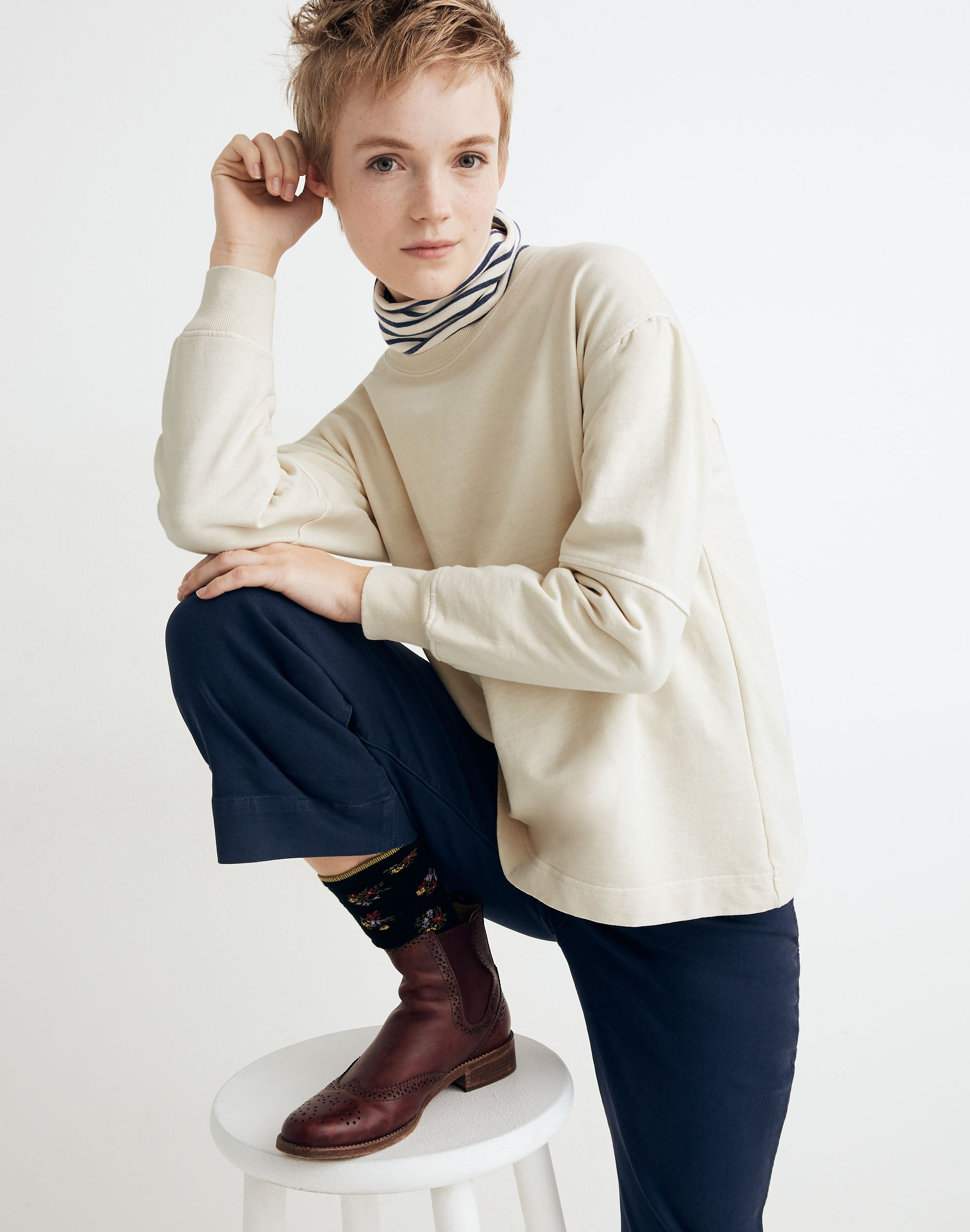 rivet &amp; thread seamed-sleeve sweatshirt