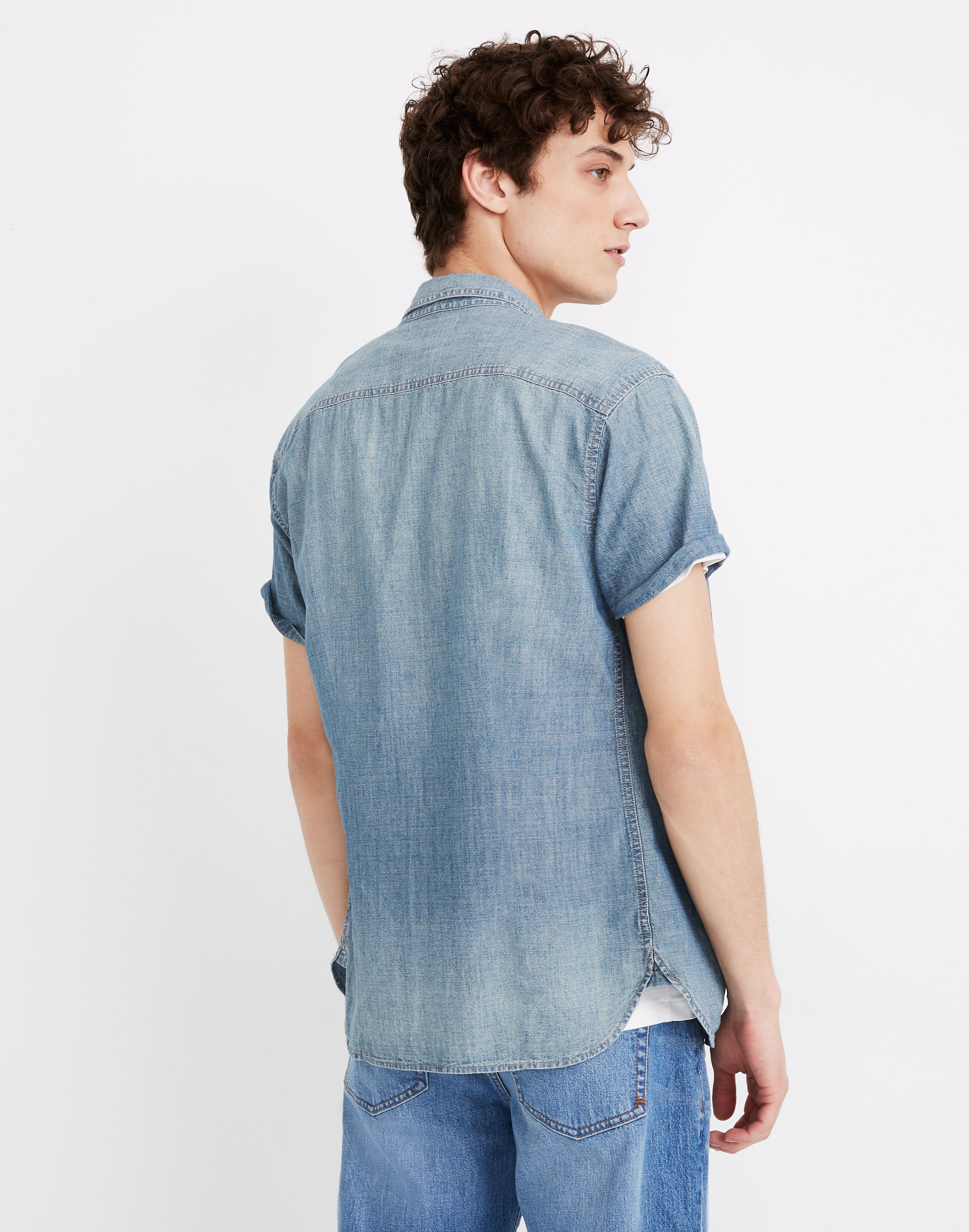 Chambray Perfect Short-Sleeve Shirt in Winterdale Wash