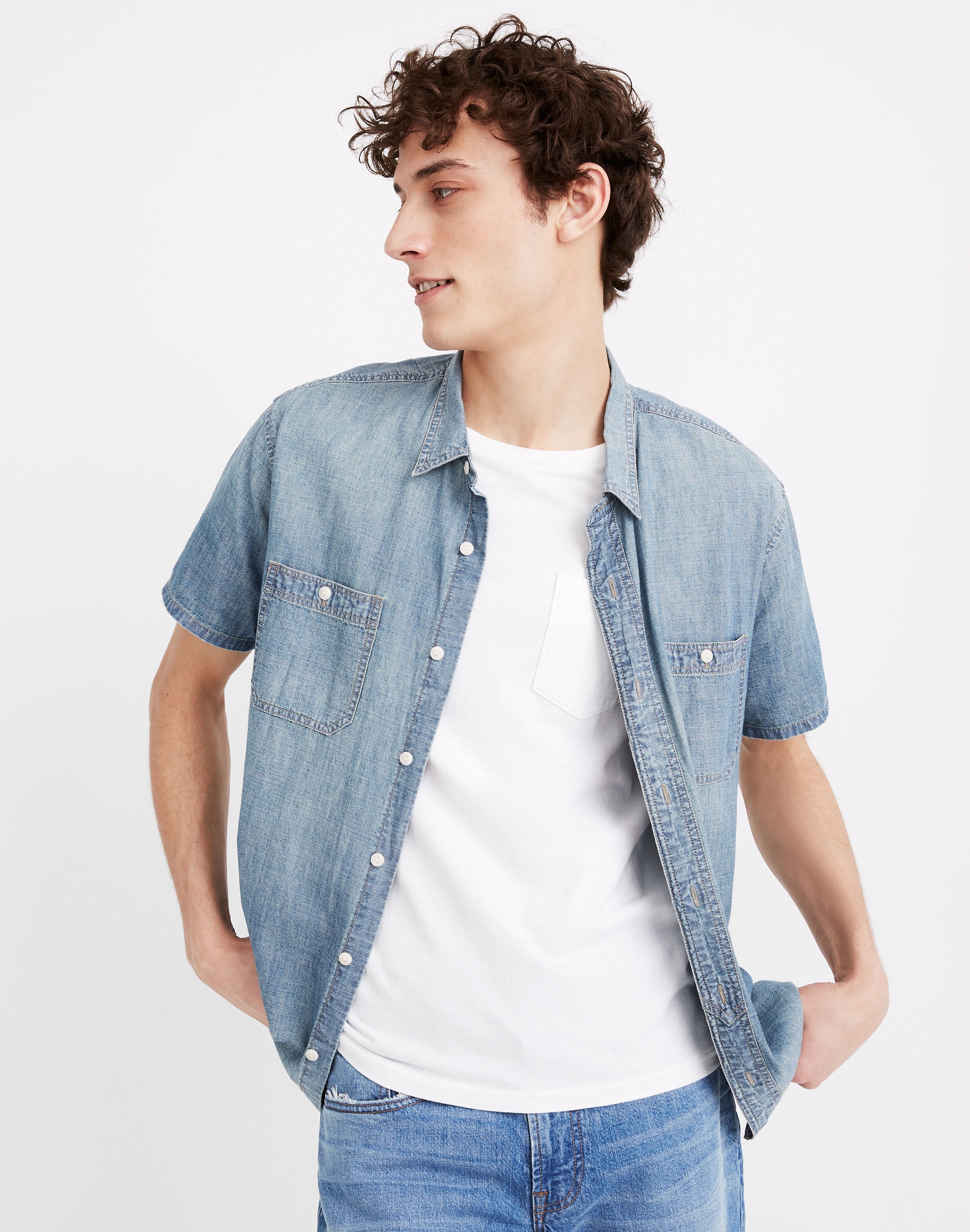 Chambray Perfect Short-Sleeve Shirt in Winterdale Wash