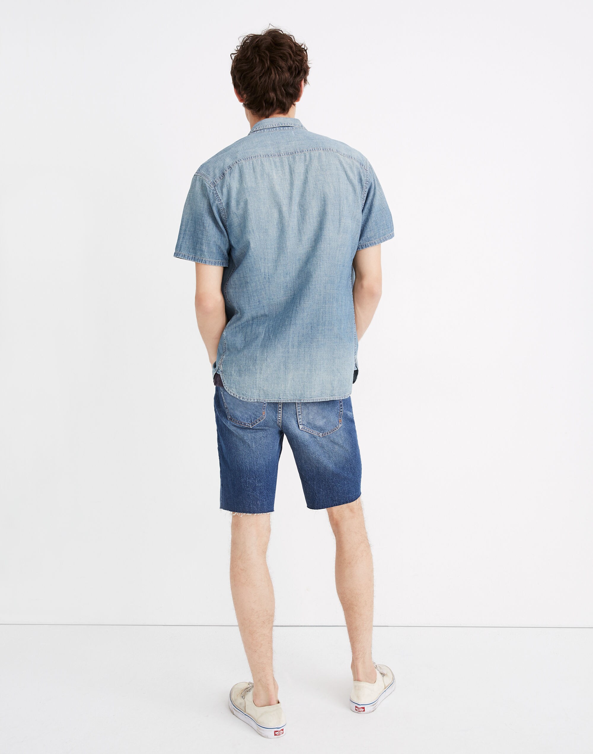 9" Denim Shorts in Crestwood Wash