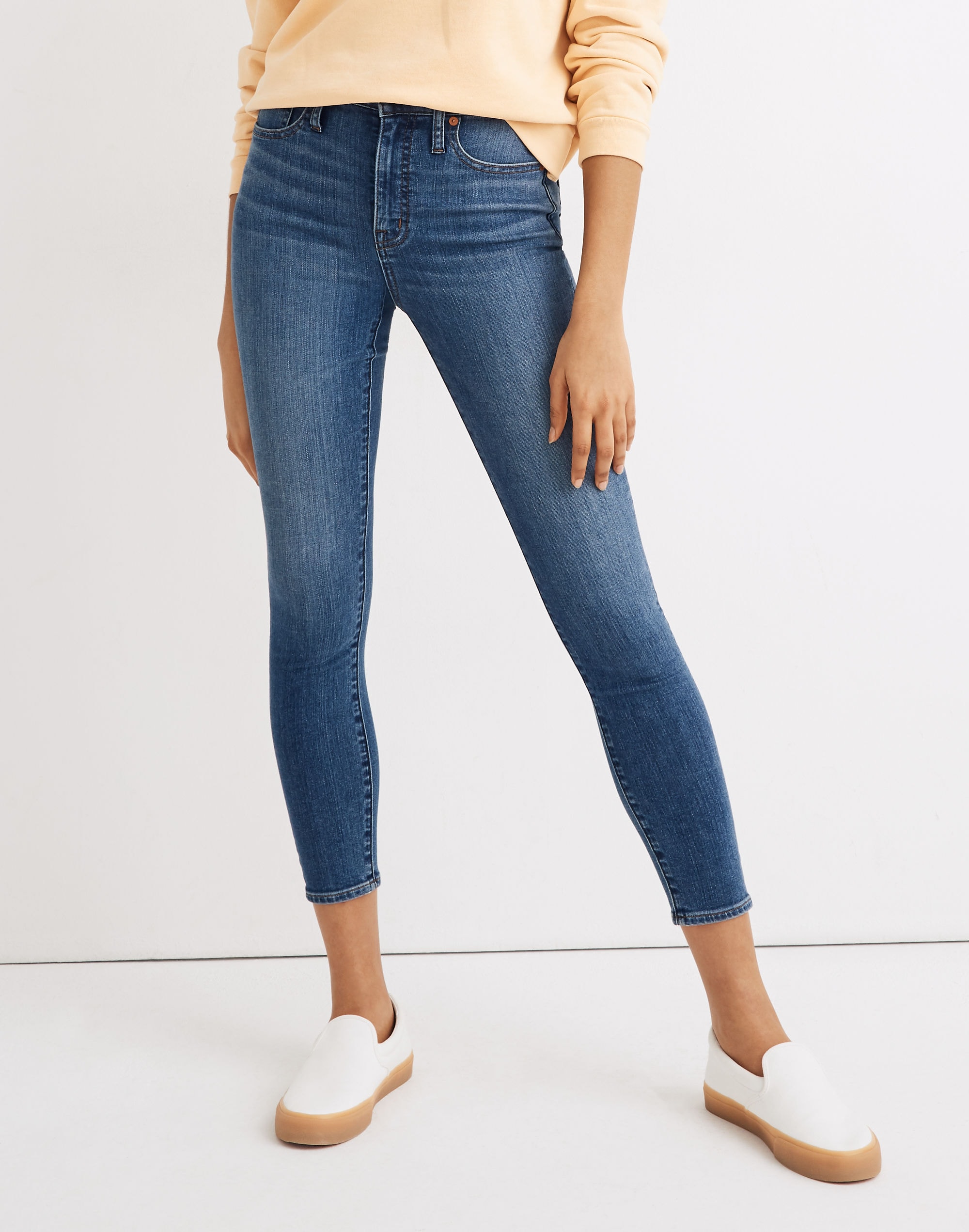 Curvy High-Rise Skinny Crop Jeans in Dalstrom Wash