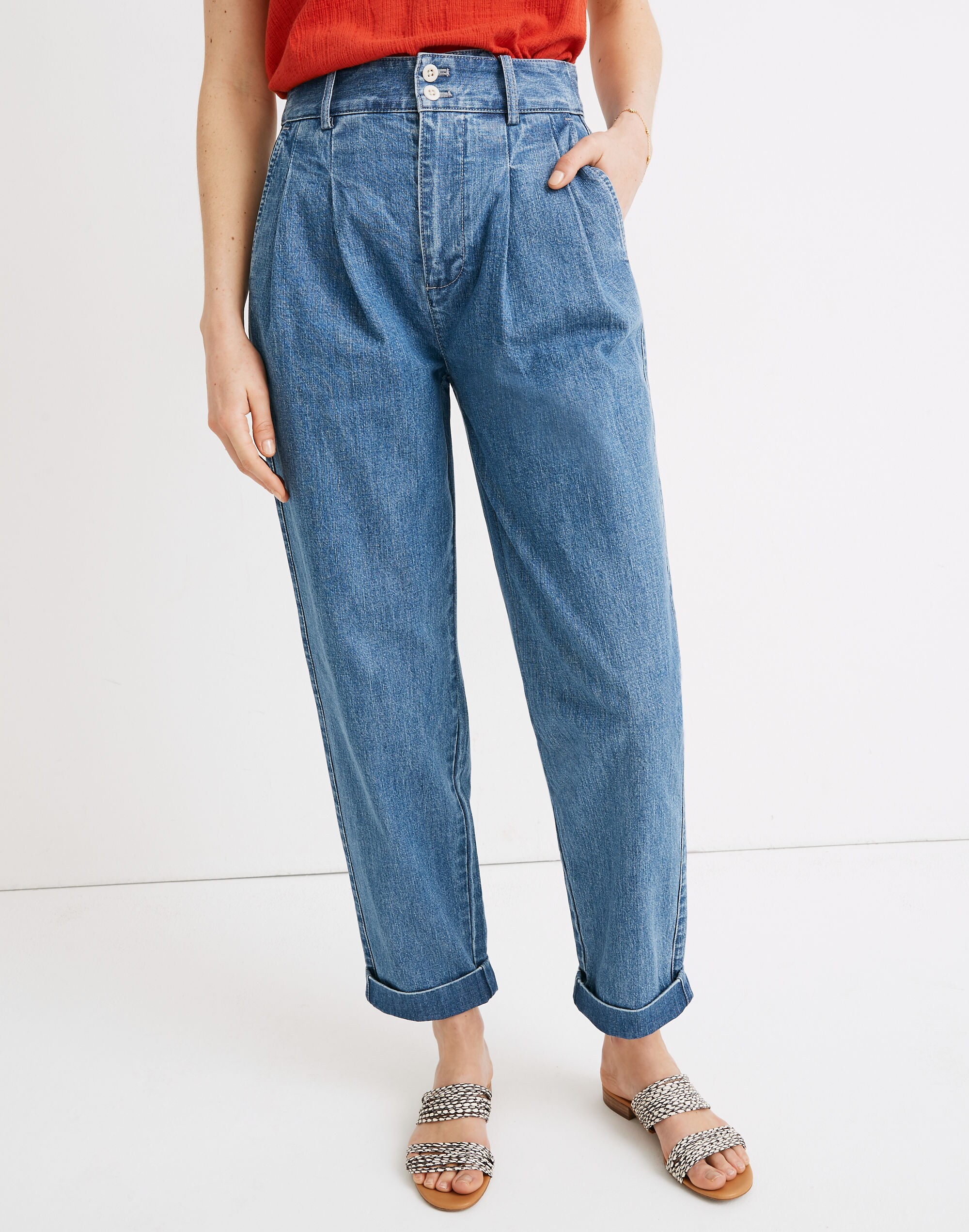 Pleated Taper Wide-Leg Jeans