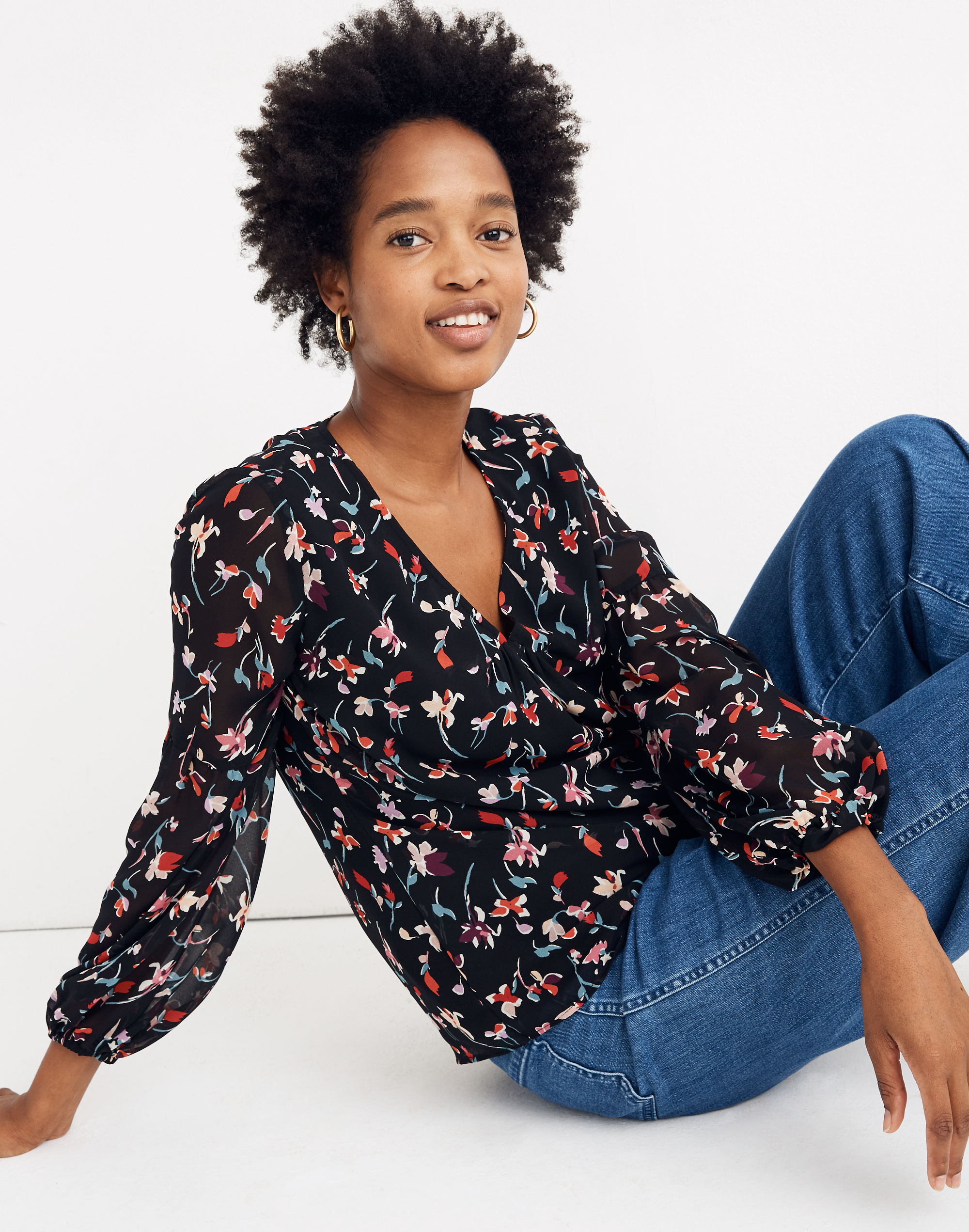 Shirred-Sleeve V-Neck Top in Drifting Flowers