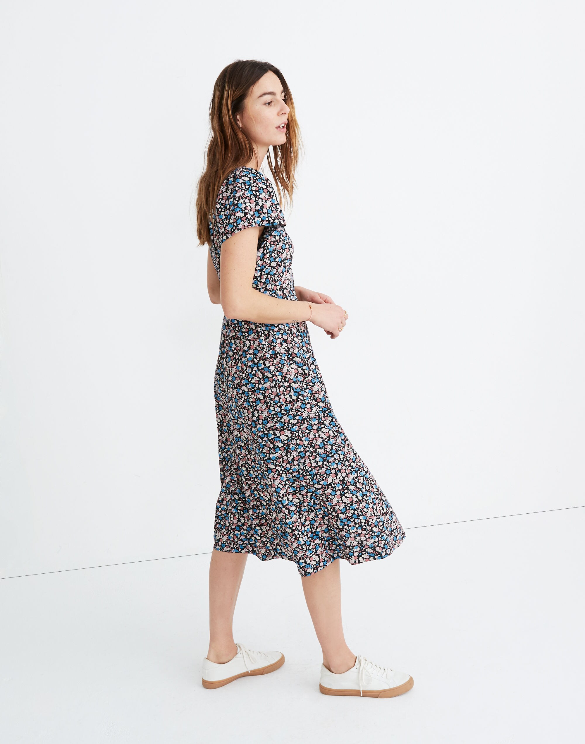 Puff-Sleeve Button-Front Midi Dress in Spring Prairie