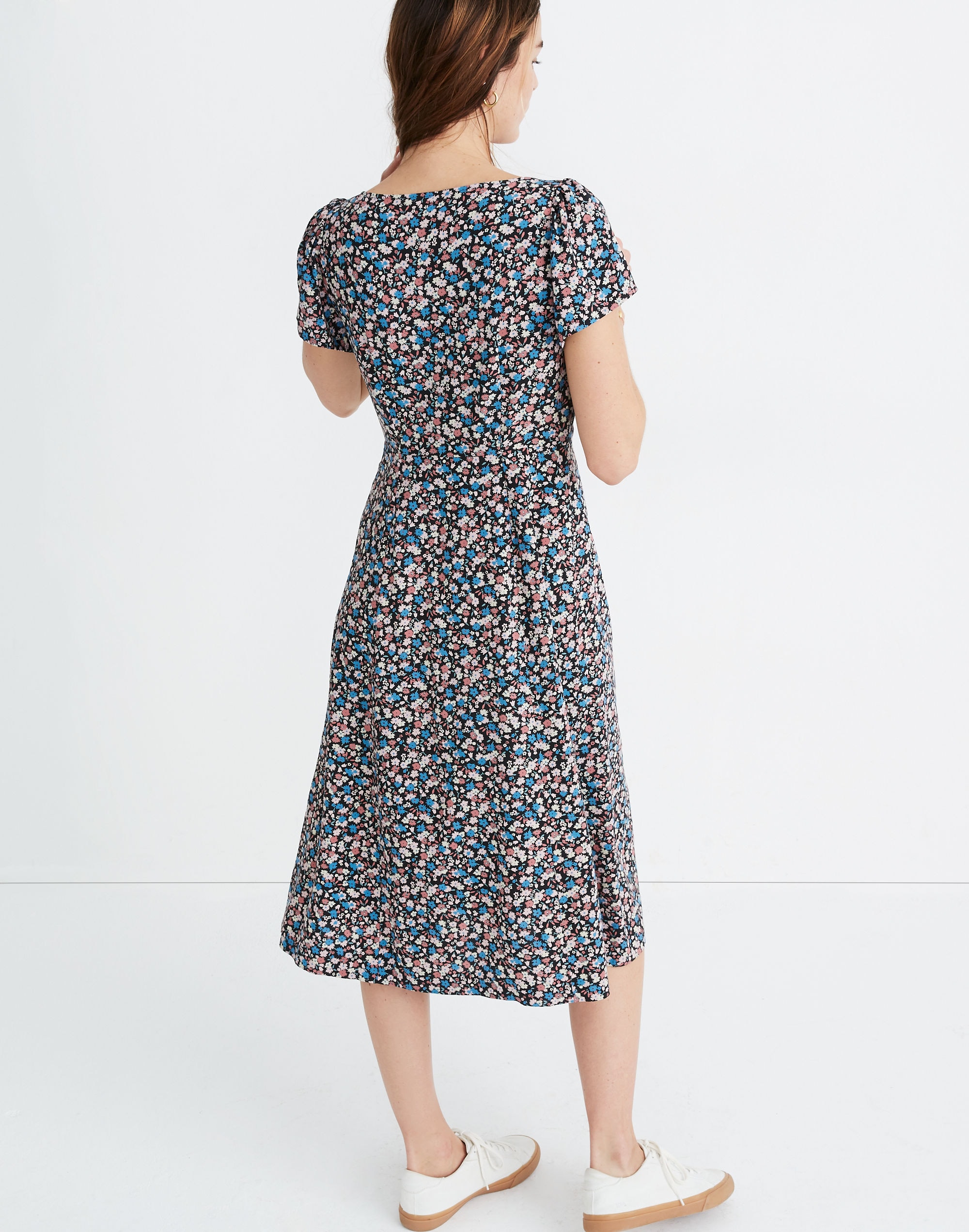 Puff-Sleeve Button-Front Midi Dress in Spring Prairie