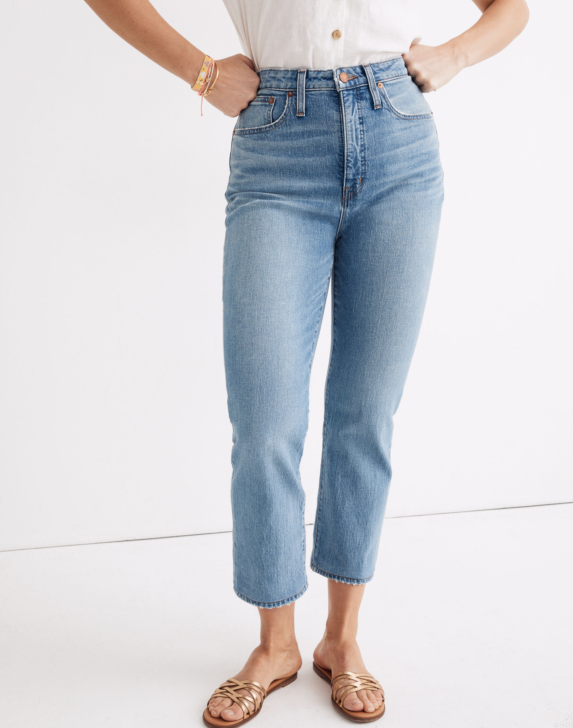 Curvy Classic Straight Jeans in Meadowland Wash