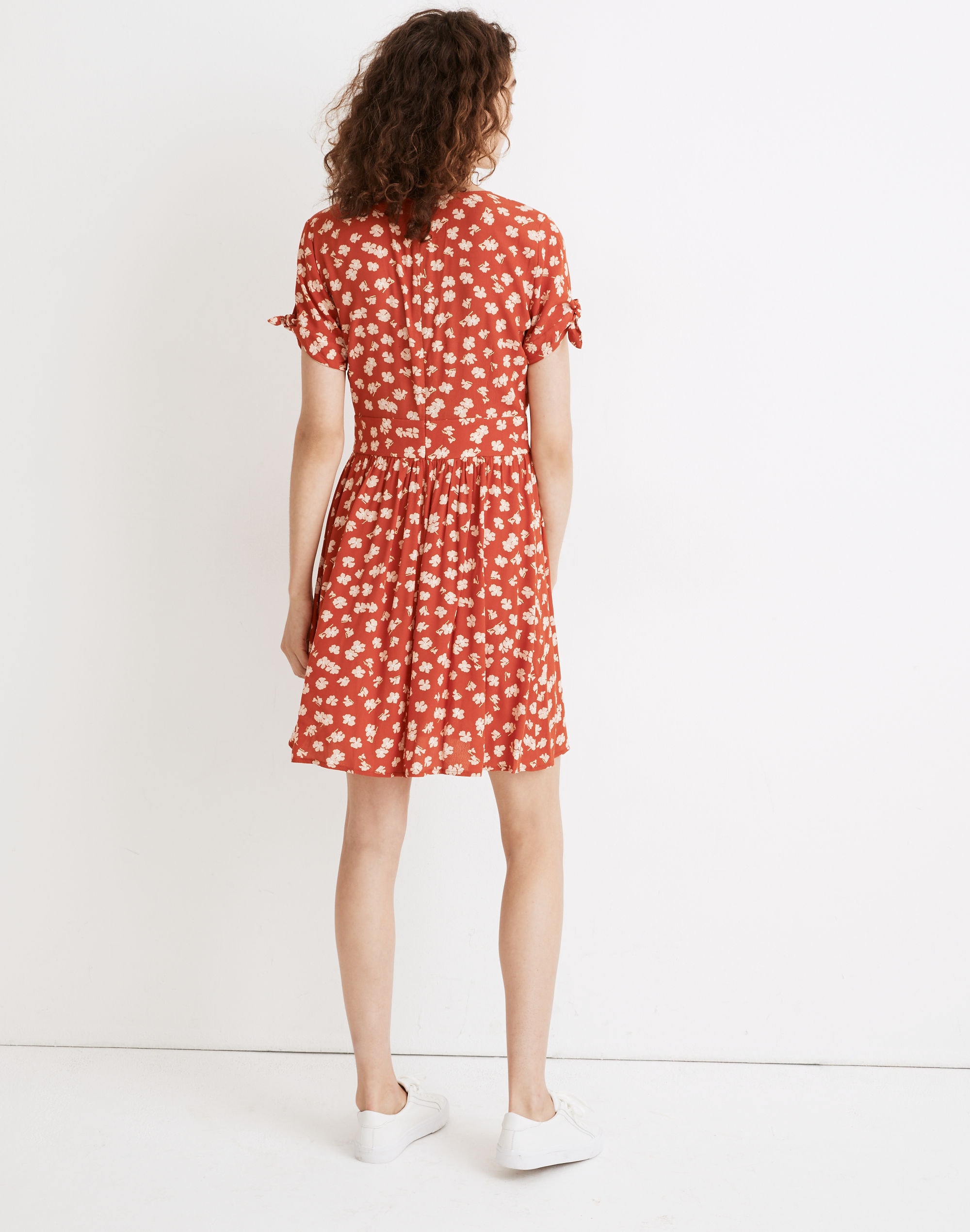 Button-Front Tie-Sleeve Retro Dress in Happy Hibiscus