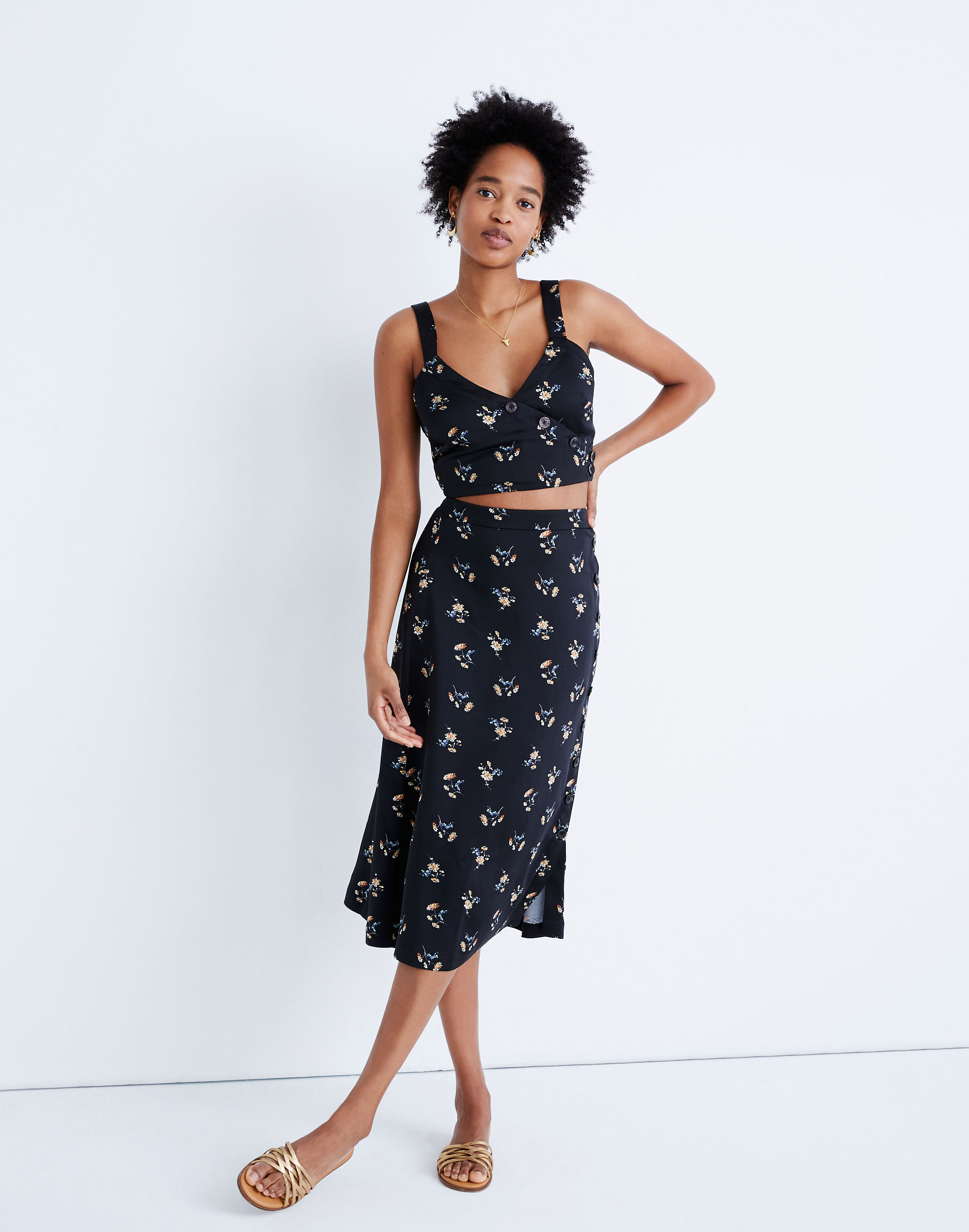button-wrap crop tank in marseille daisies