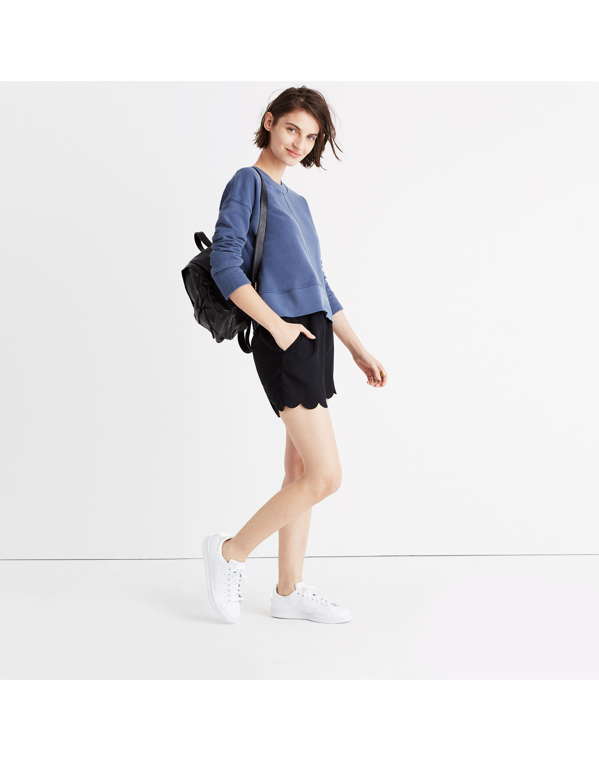 scallop-hem pull-on shorts