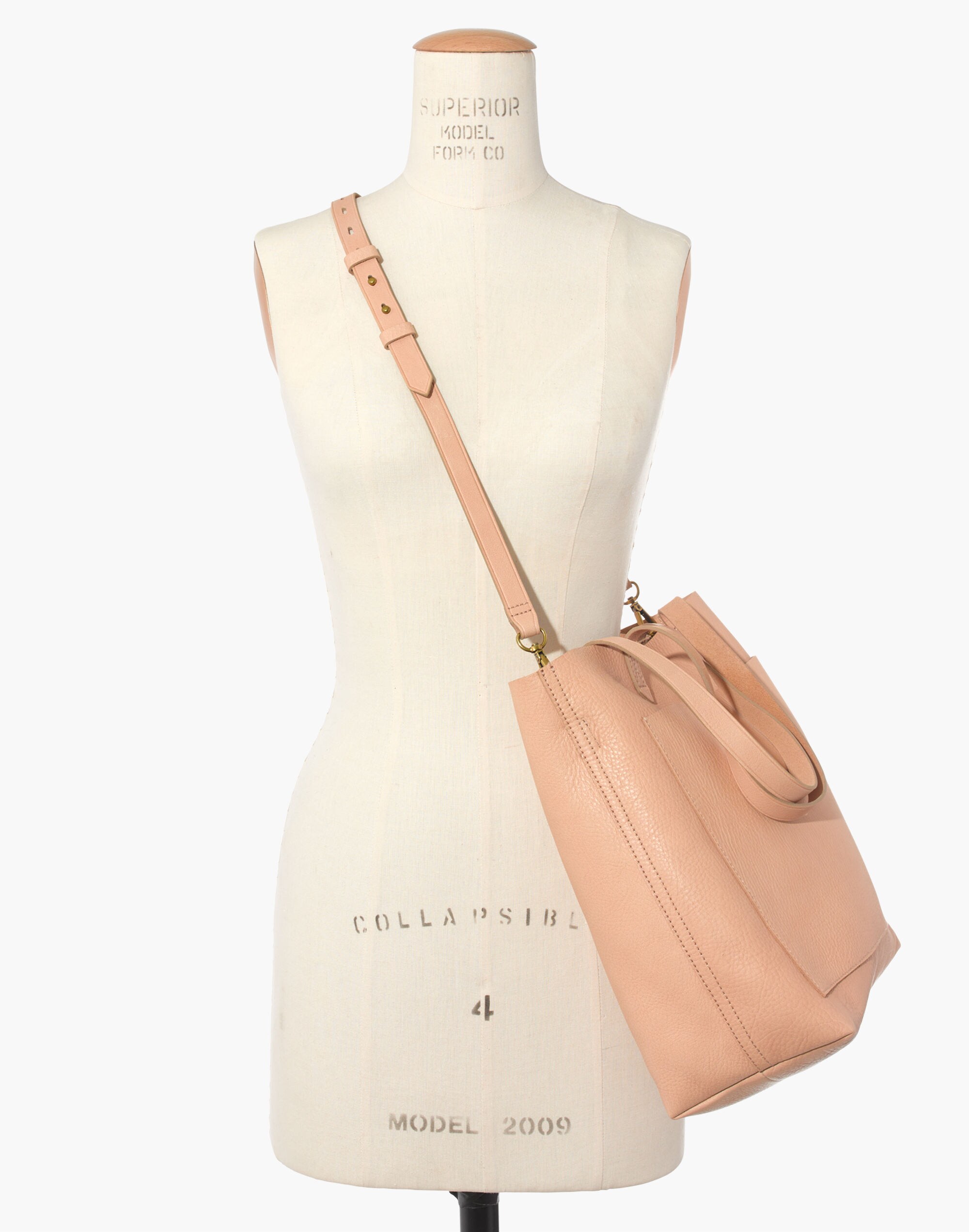 The Medium Transport Tote