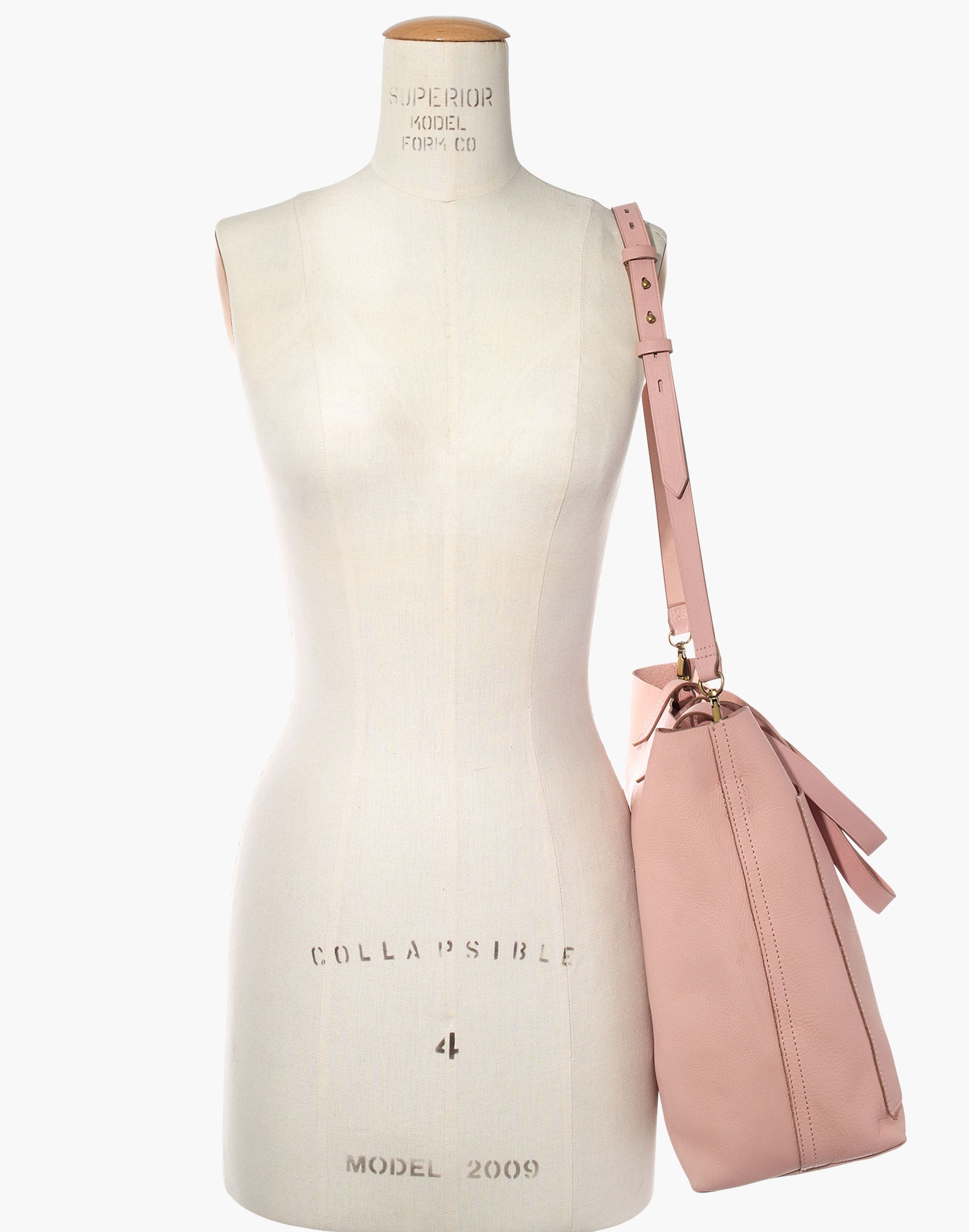 The Medium Transport Tote