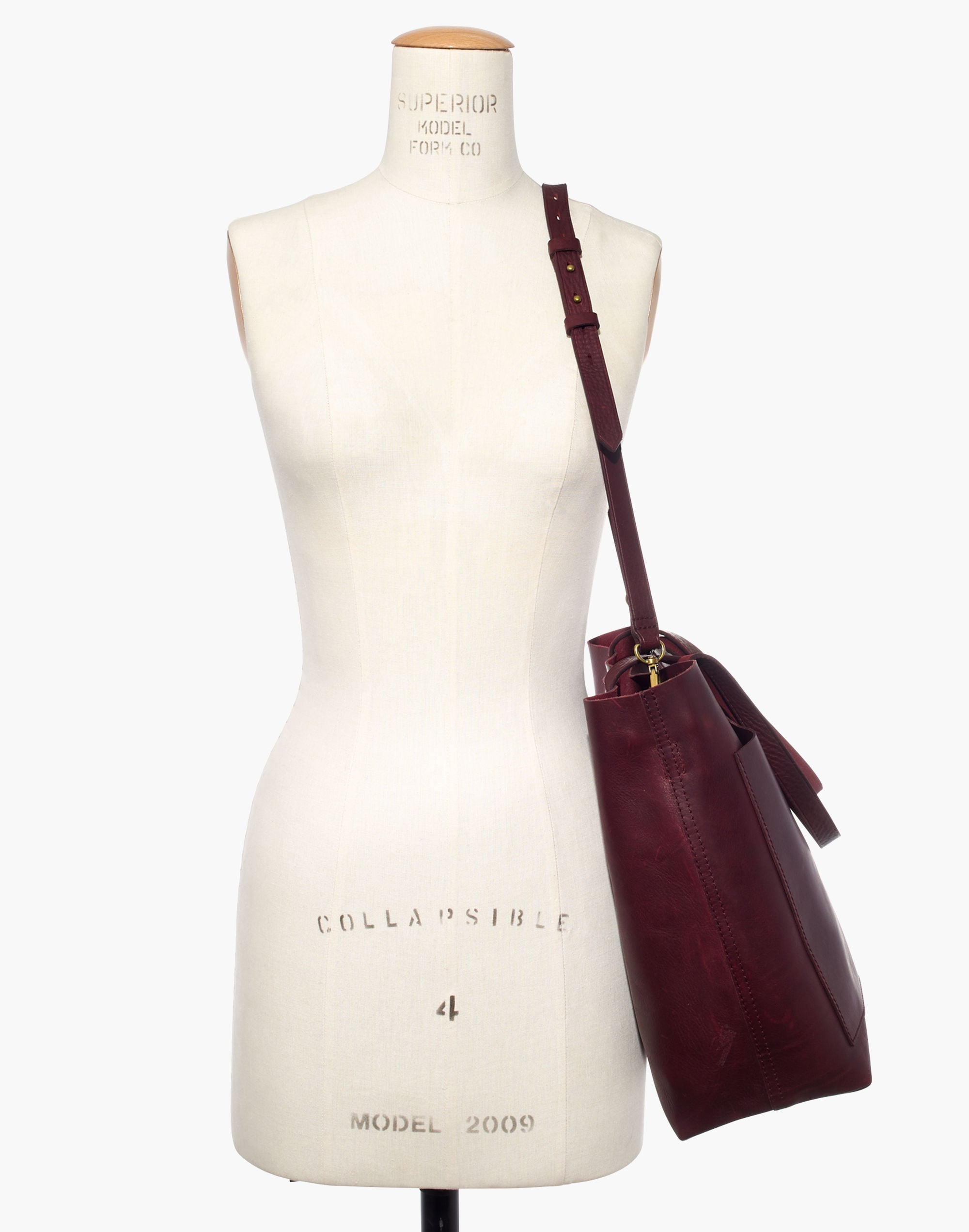 The Medium Transport Tote