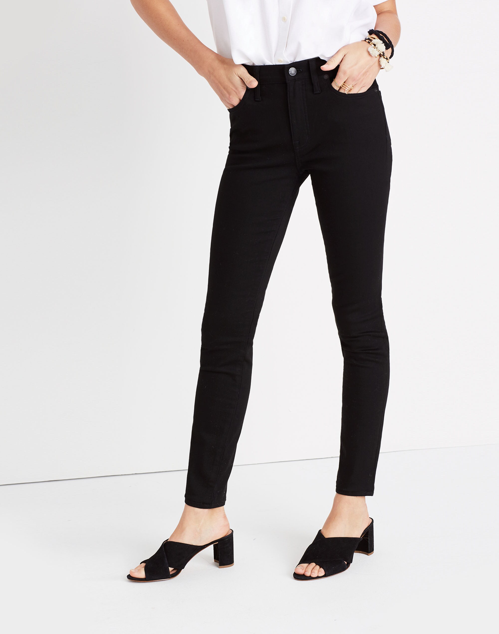 9" Mid-Rise Skinny Jeans in ISKO Stay Black&trade;