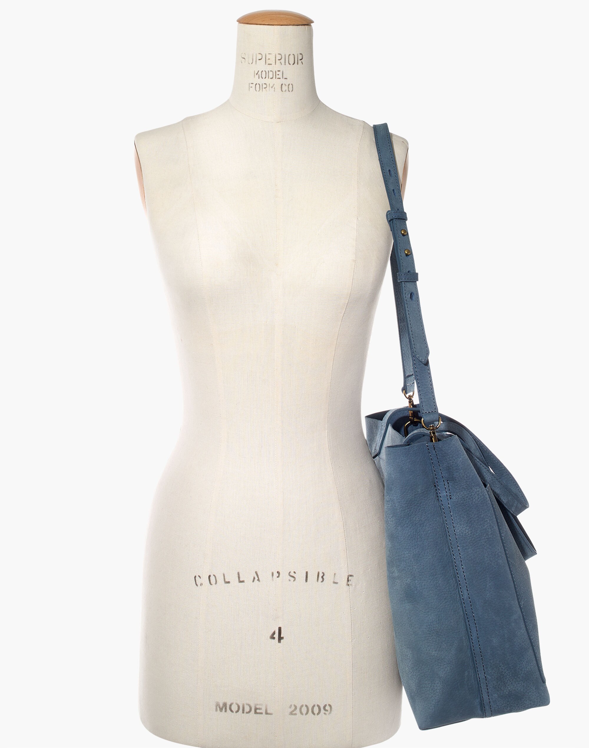 The Medium Transport Tote