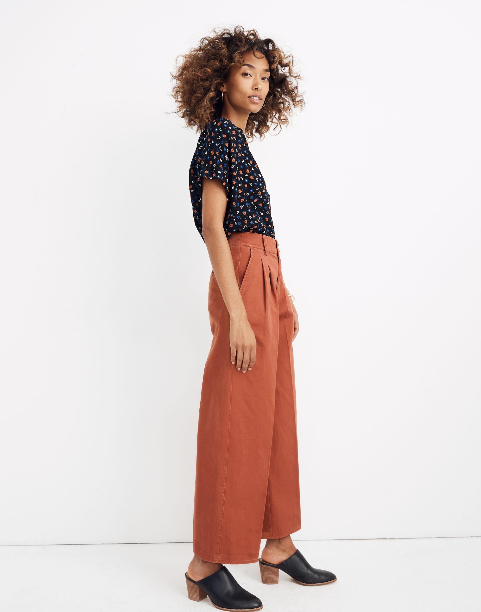 Pleated Wide-Leg Pants