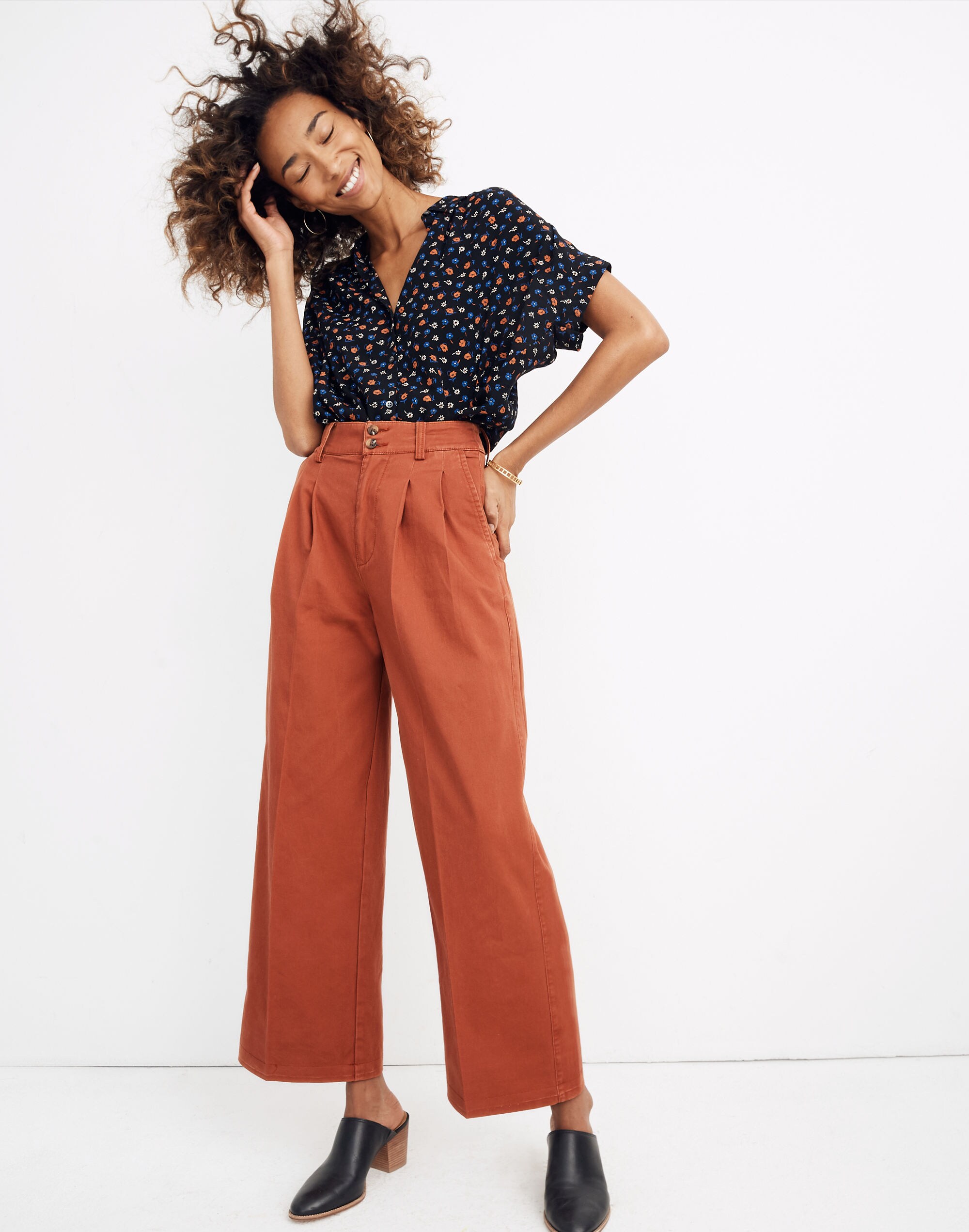 Pleated Wide-Leg Pants