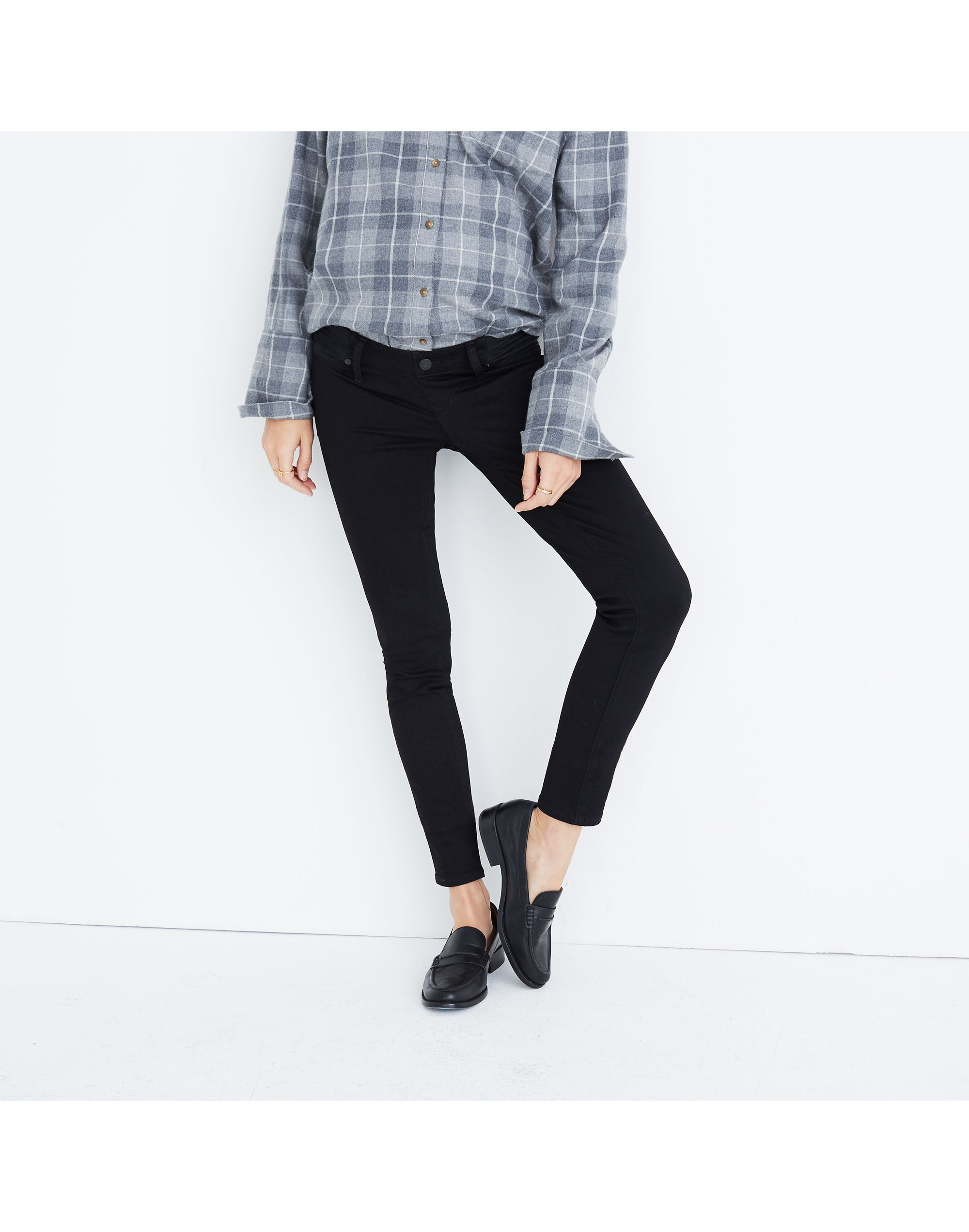 Maternity Skinny Jeans in Black Frost