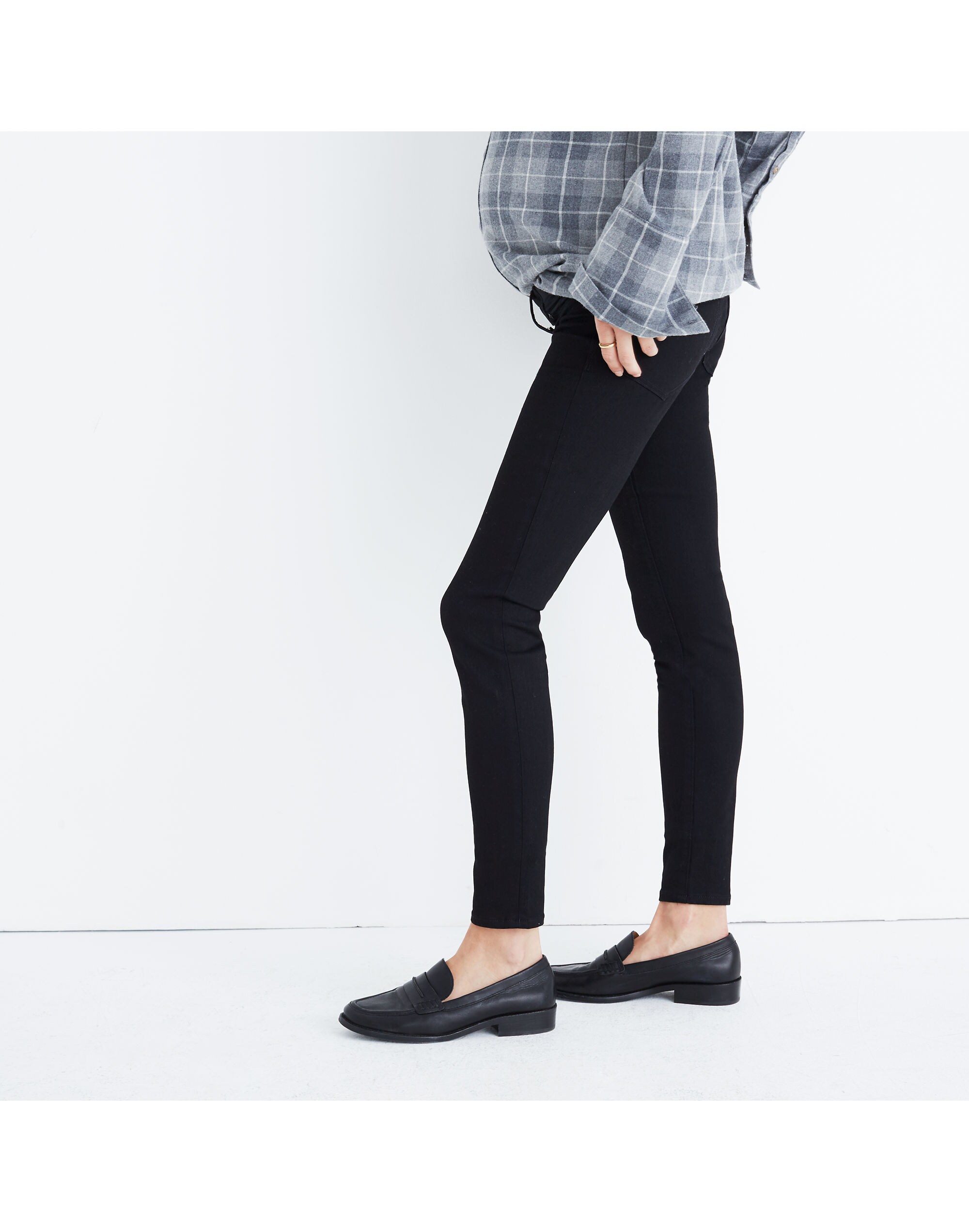 Maternity Skinny Jeans in Black Frost