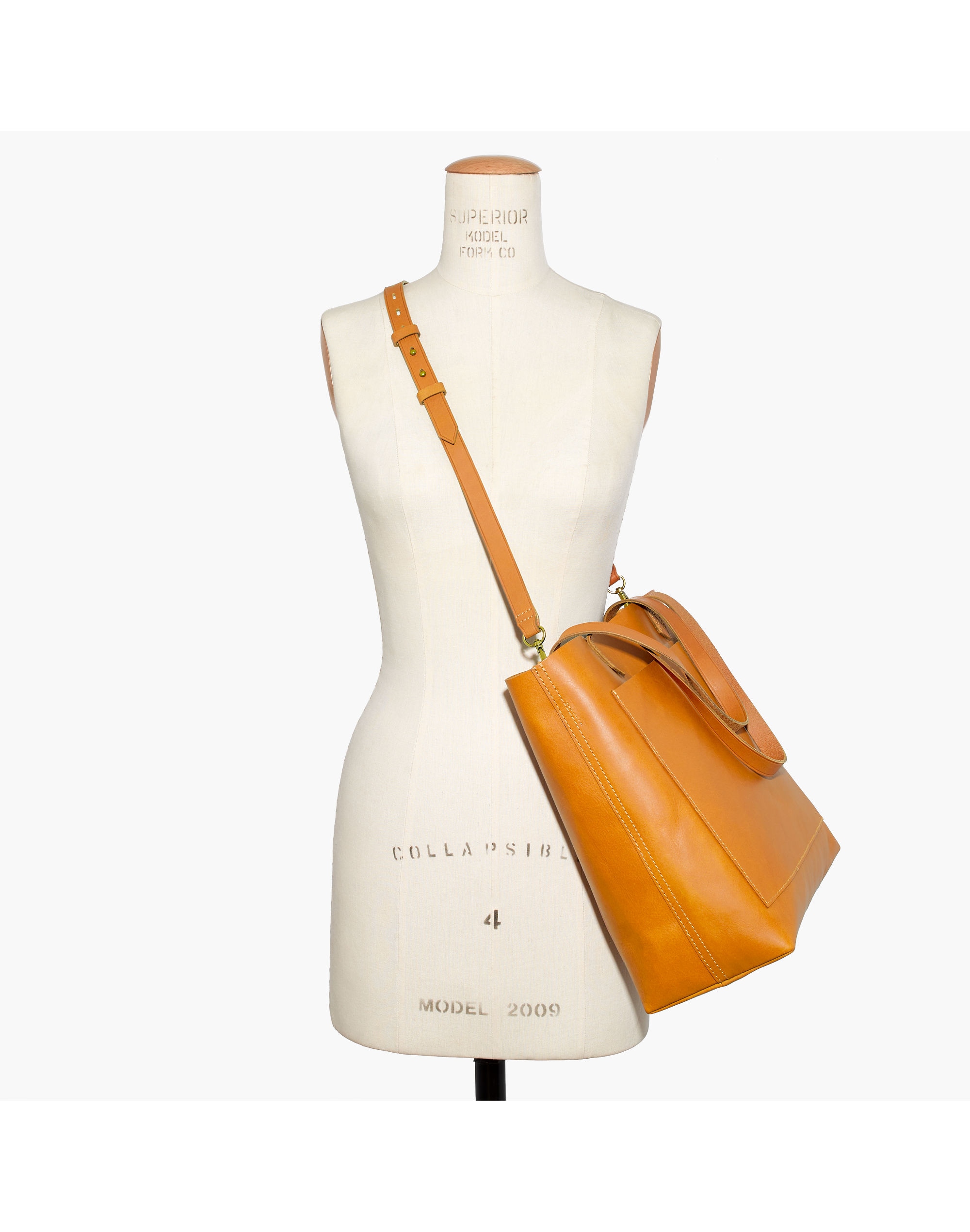 The Medium Transport Tote in Cider