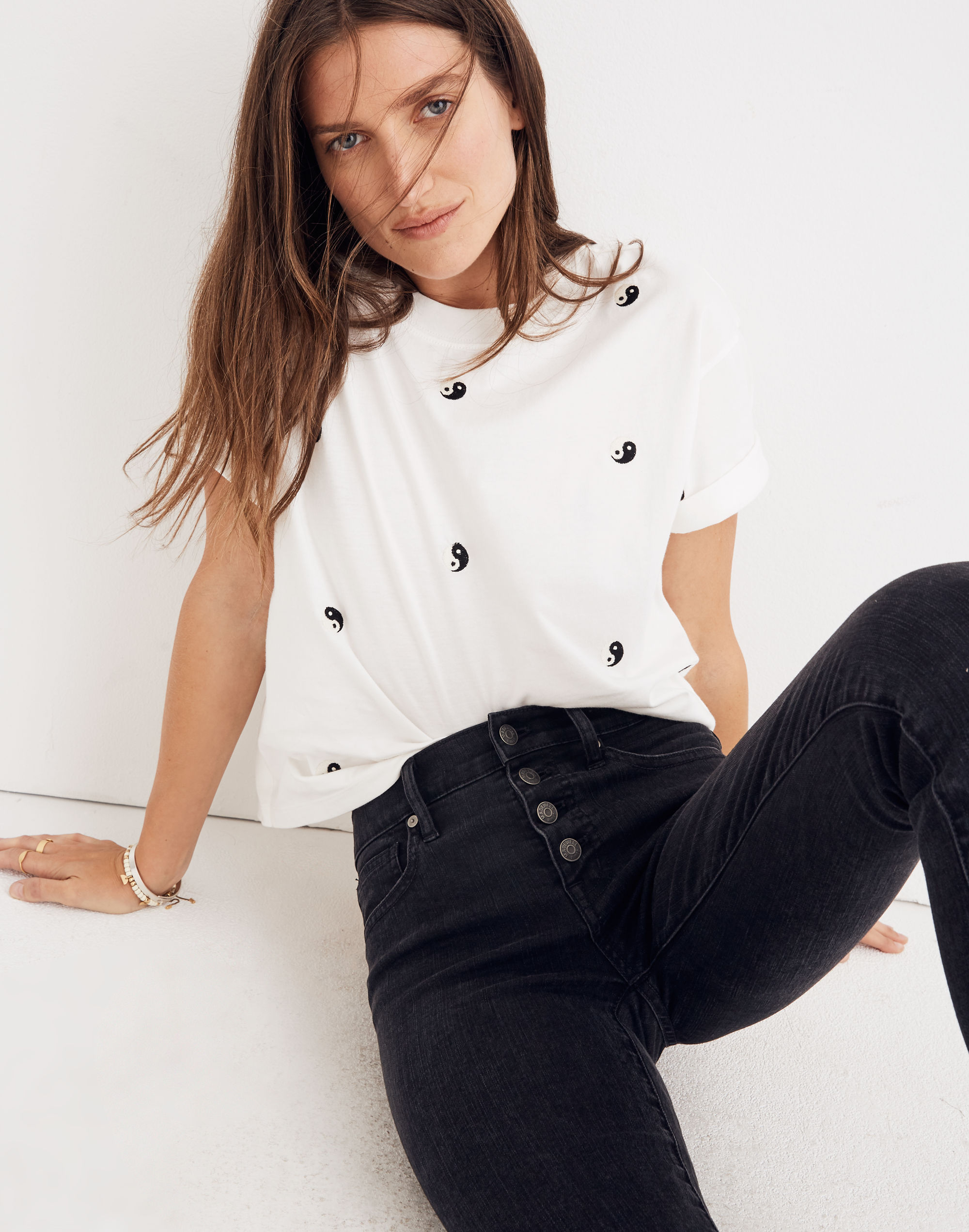 9" Mid-Rise Skinny Jeans in Berkeley Black: Button-Through Edition