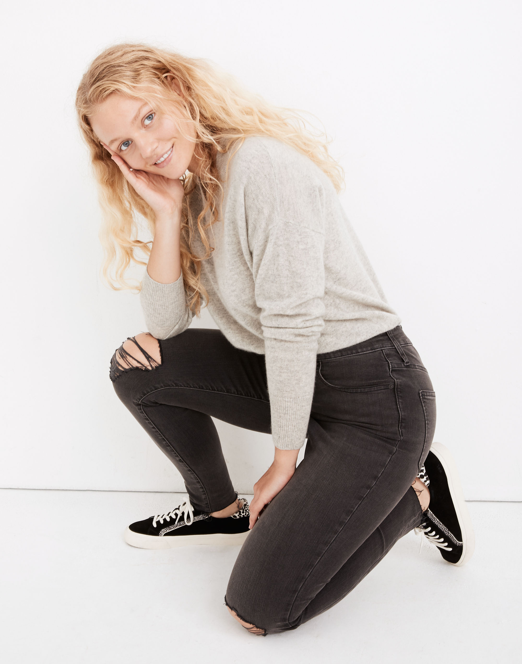 Curvy High-Rise Skinny Jeans in Black Sea