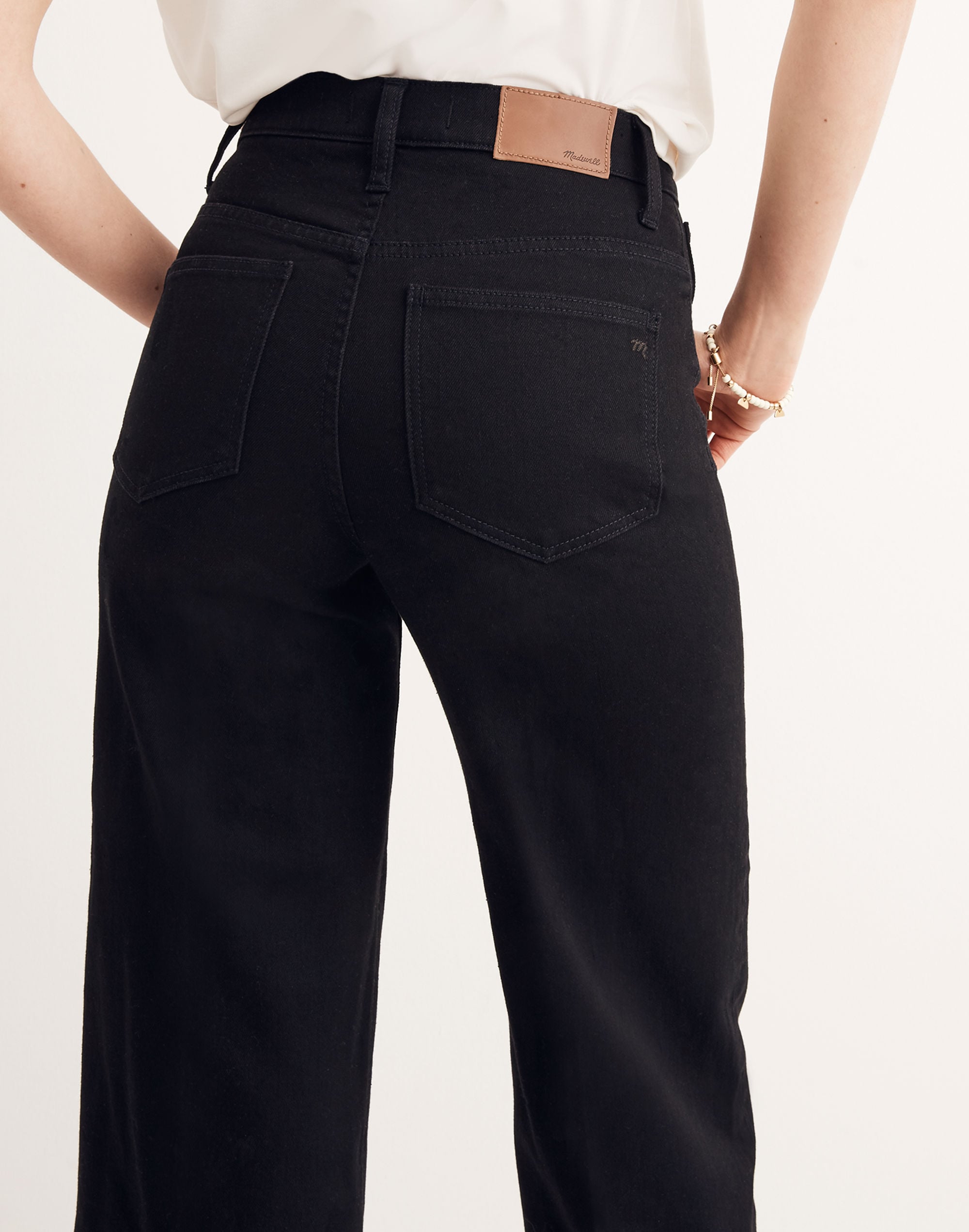 Wide-Leg Crop Jeans in Black Frost