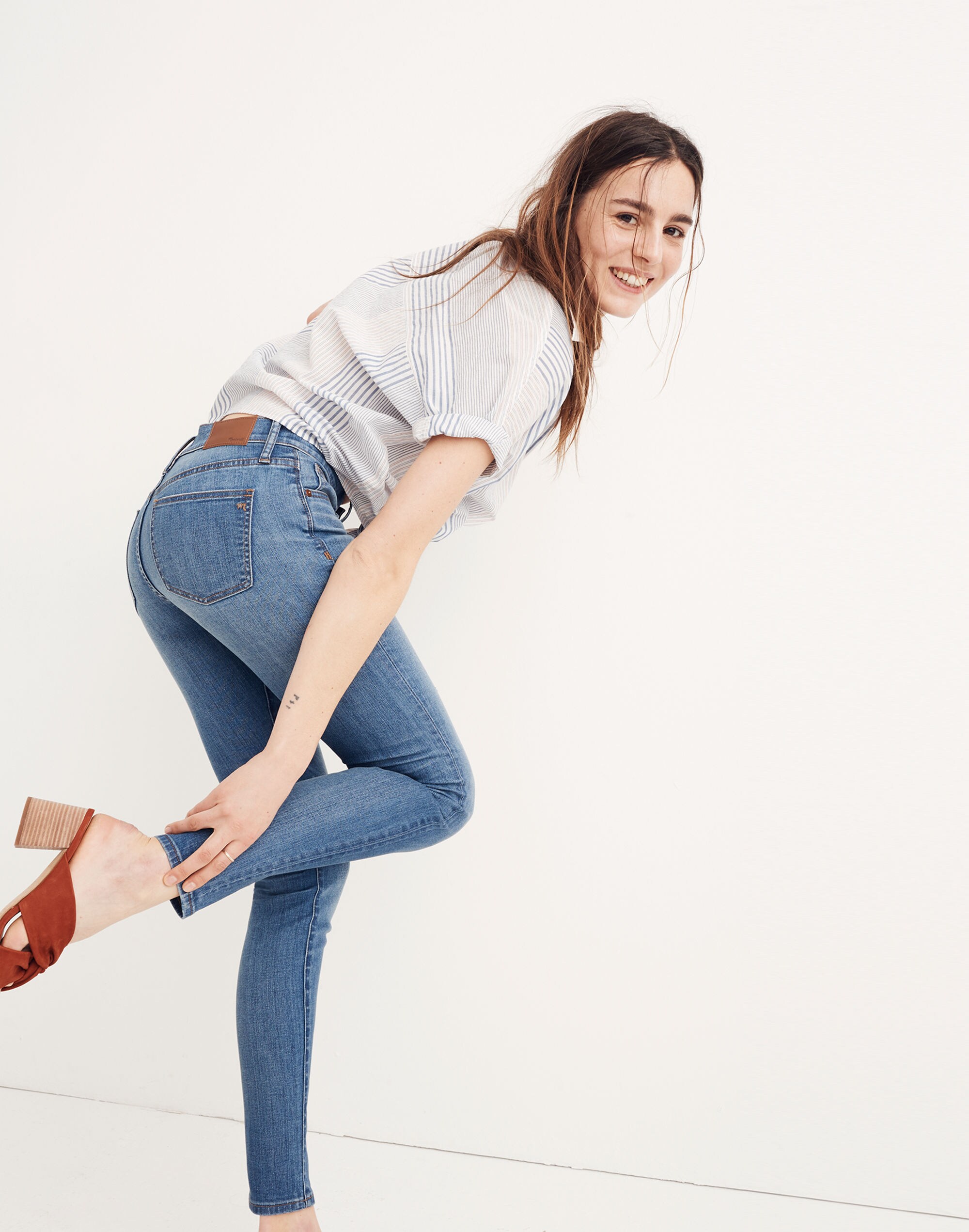 8" Skinny Jeans in Bellaire Wash