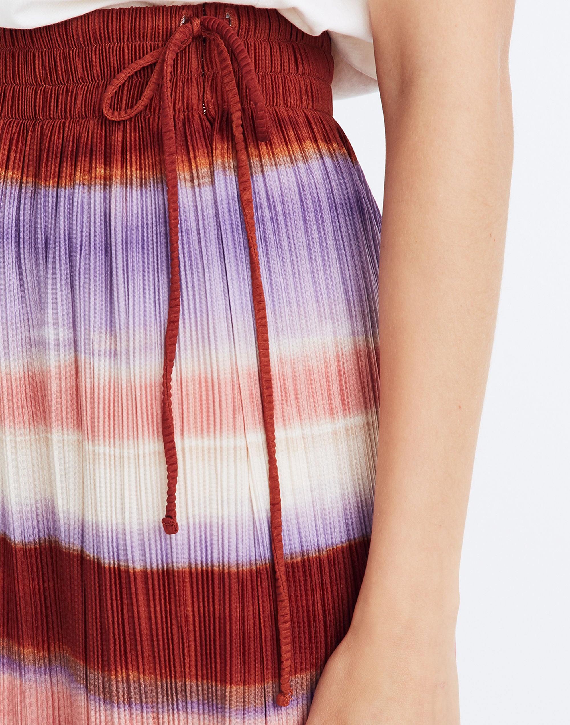 Texture &amp; Thread Micropleat Midi Skirt in Ombr&eacute; Rainbow