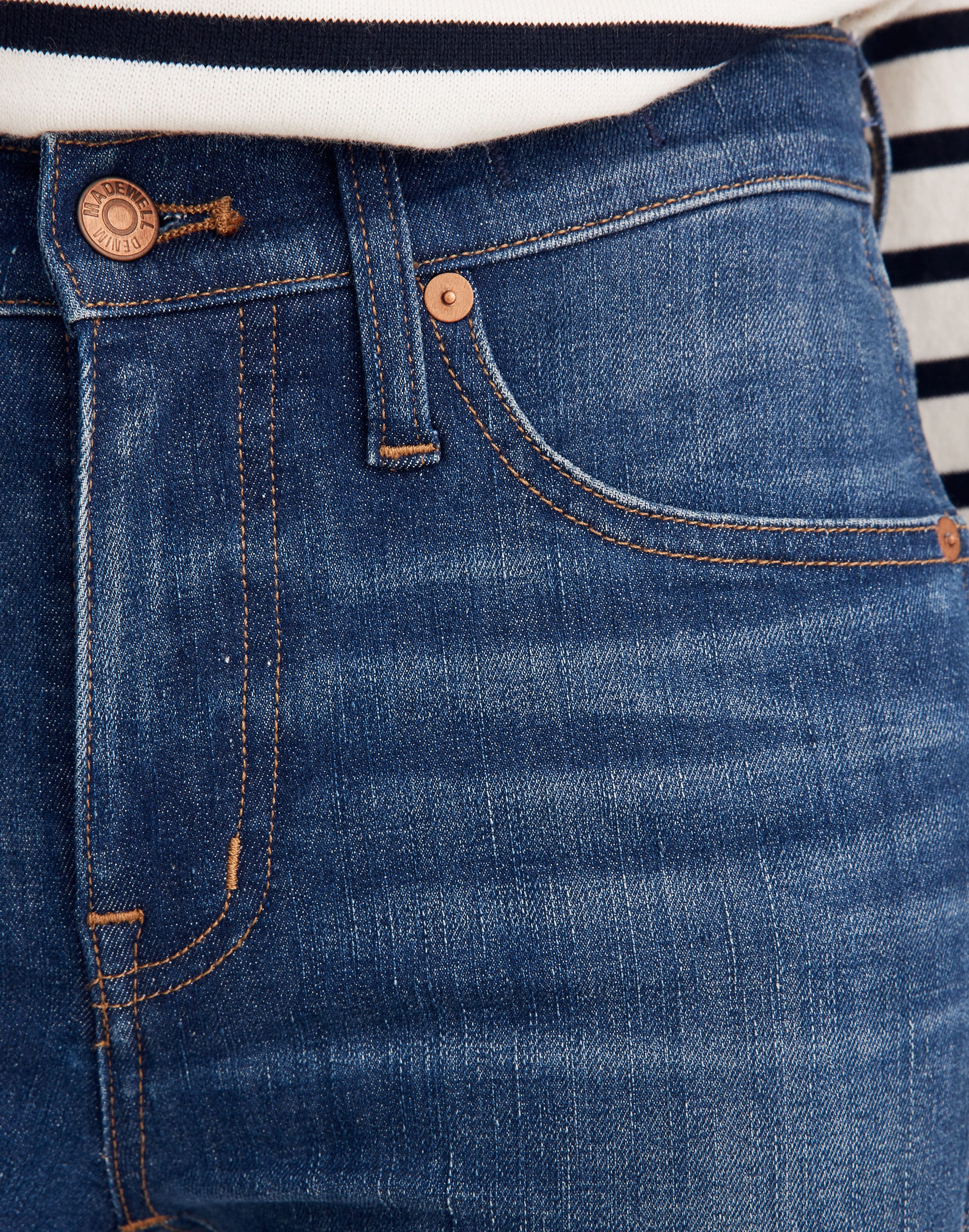 9" Mid-Rise Skinny Jeans in Paloma Wash: Raw-Hem Edition