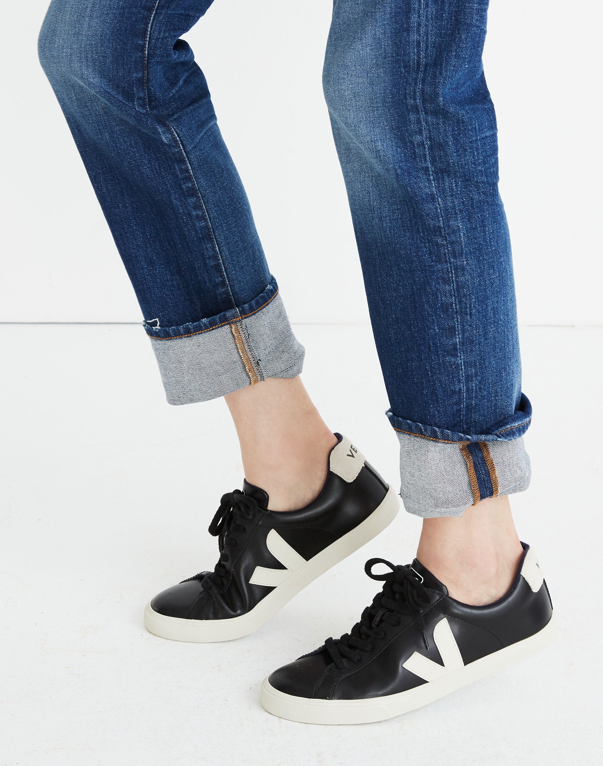 Veja&trade; Esplar Low Sneakers in Black Leather