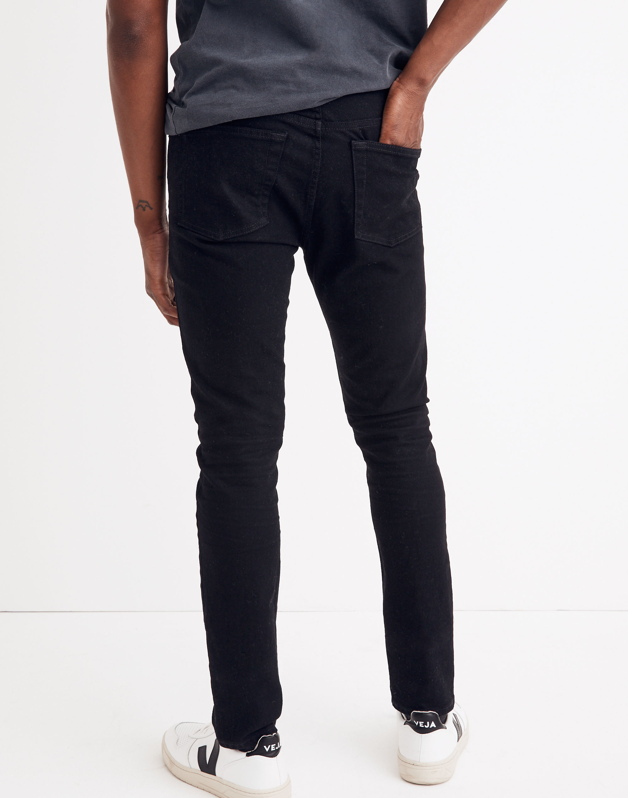 Skinny Authentic Flex Jeans in Classic Black Wash